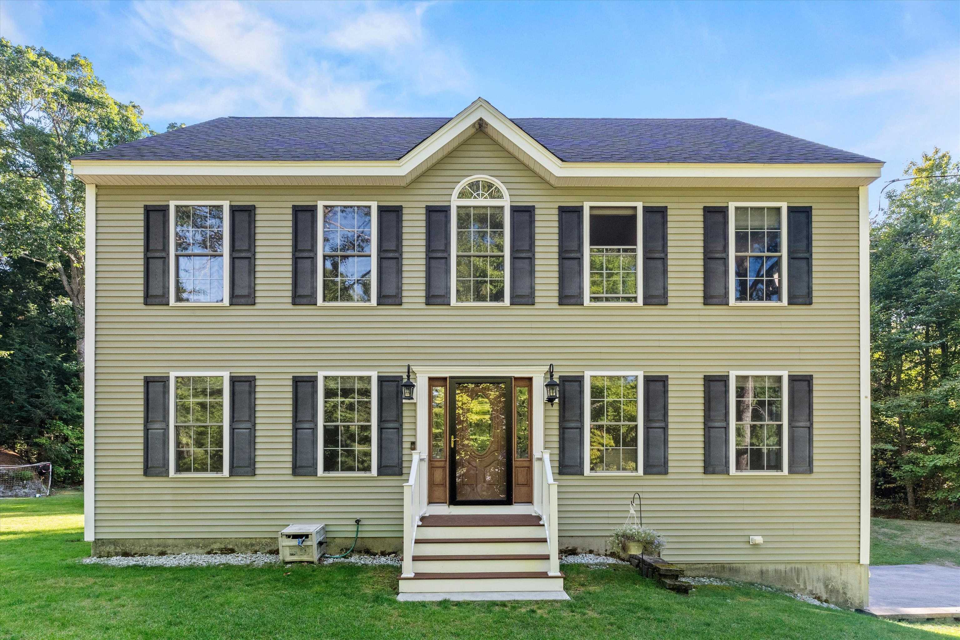 34 Chestnut Dr, Allenstown, NH 03275