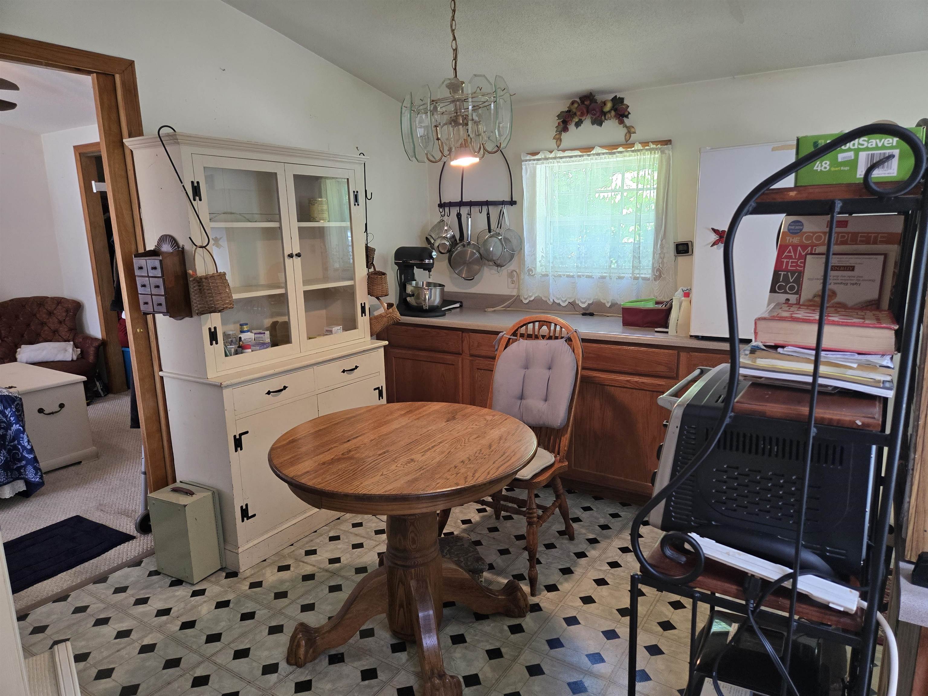 2nd view of kitchen area 25438947