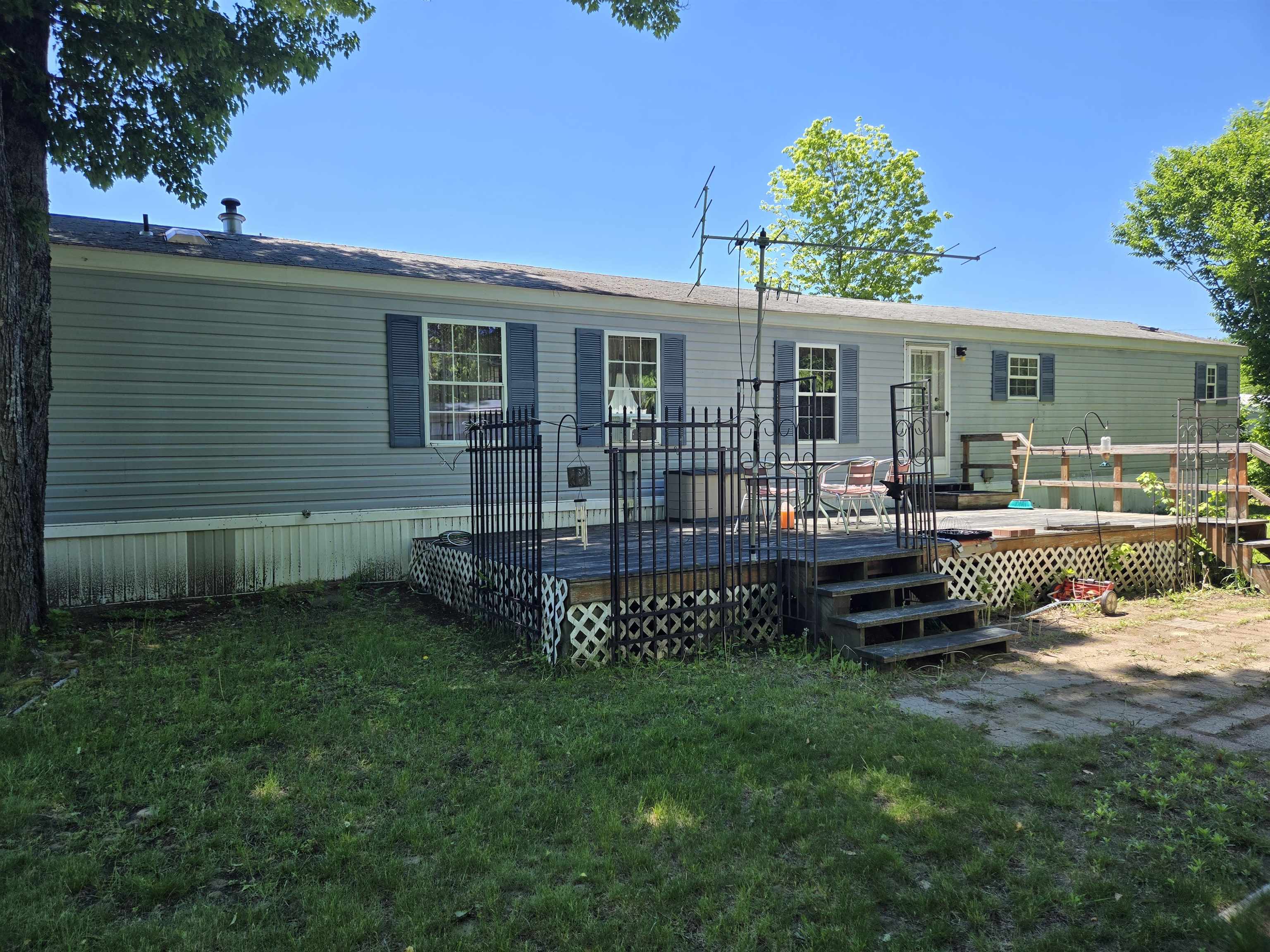 29 Fairway Ave, Newport, NH 03773