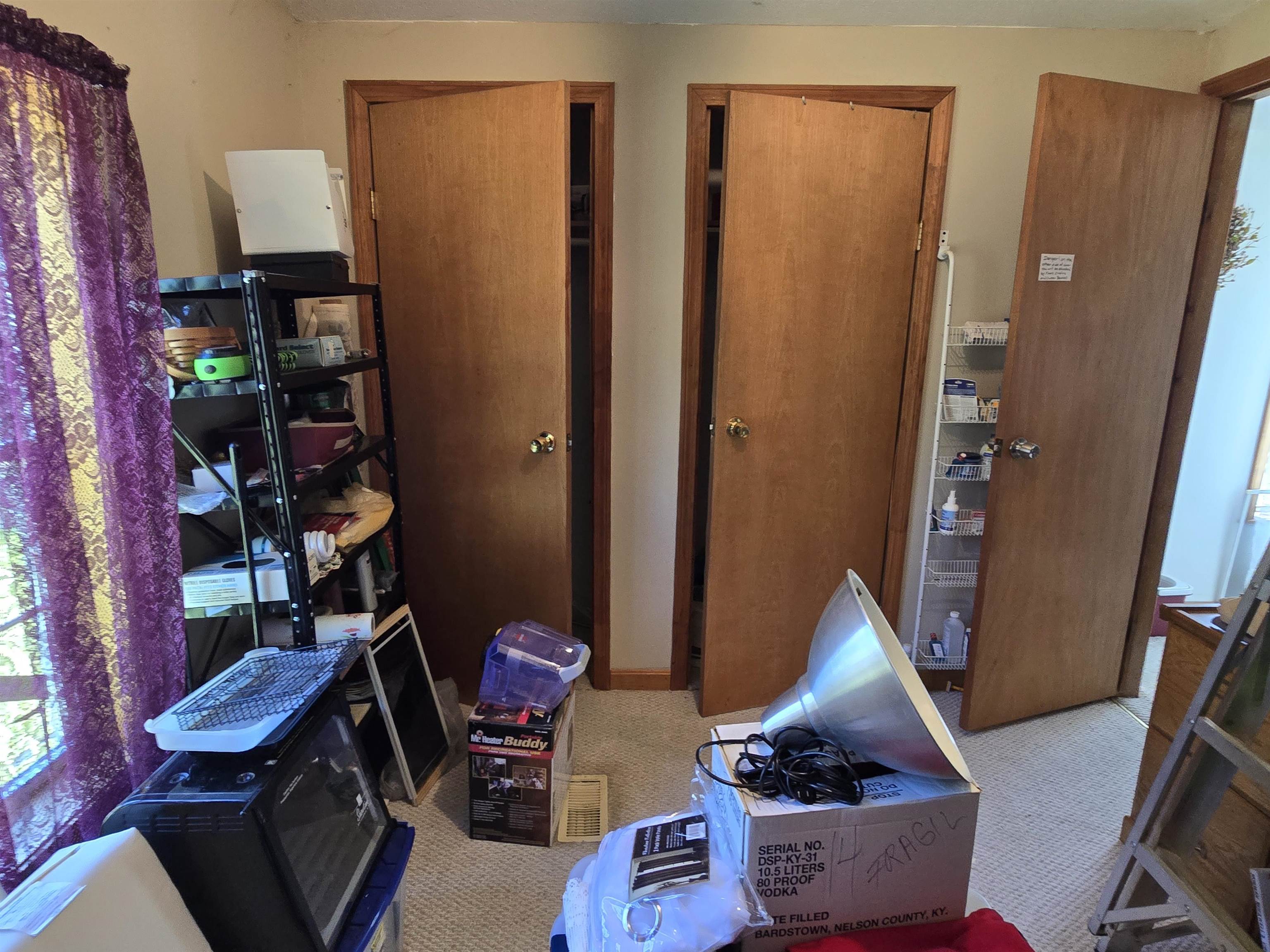 2nd Bedroom closets 25438974