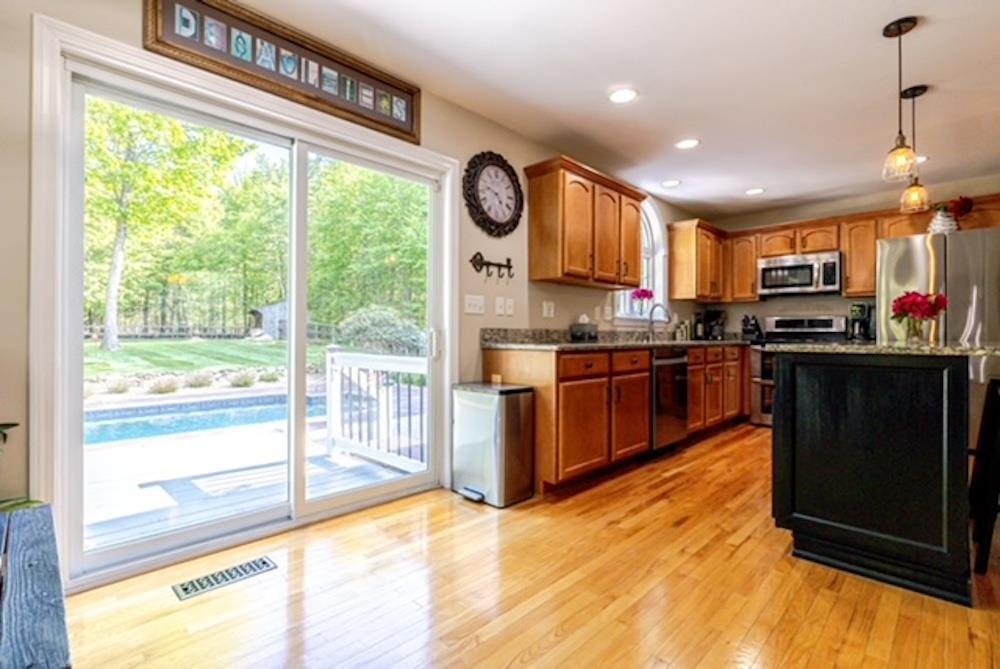 130 Beech Hill Rd, Mont Vernon, NH 03057