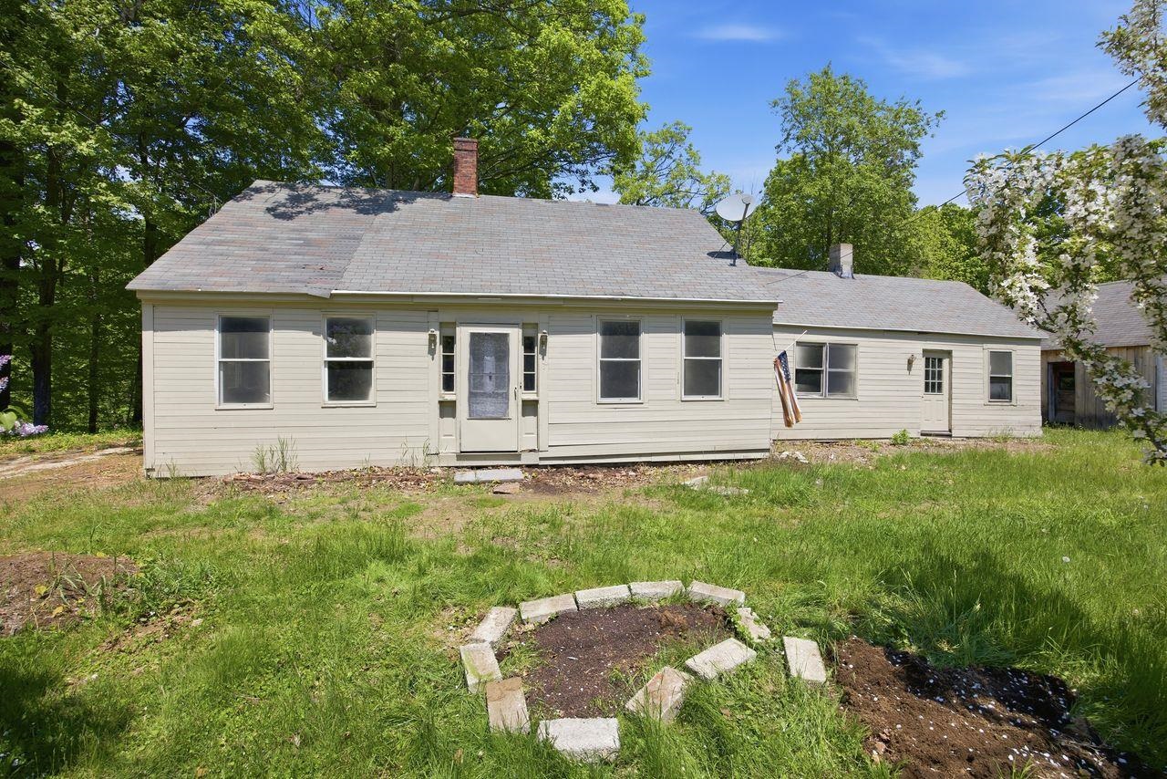 307 School St, Rumney, NH 03266