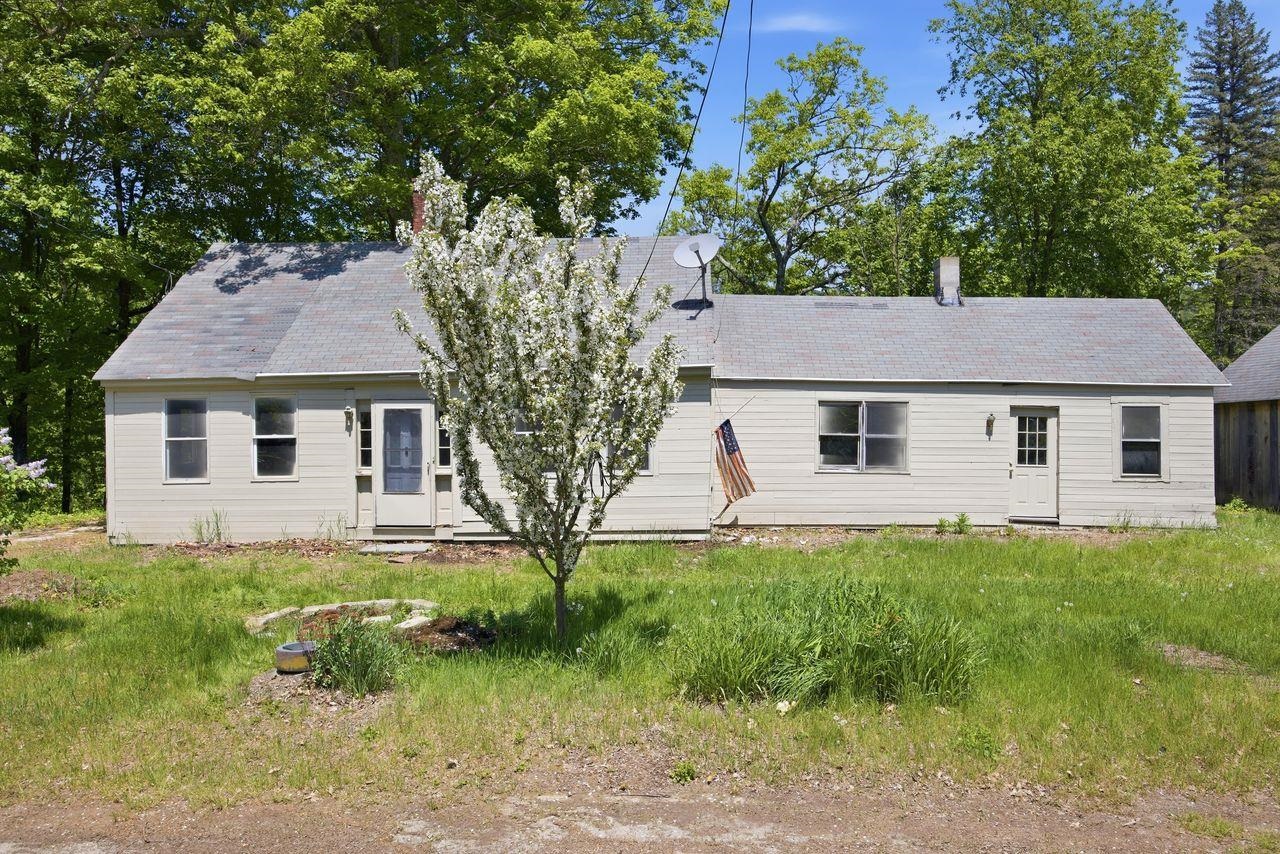 307 School St, Rumney, NH 03266