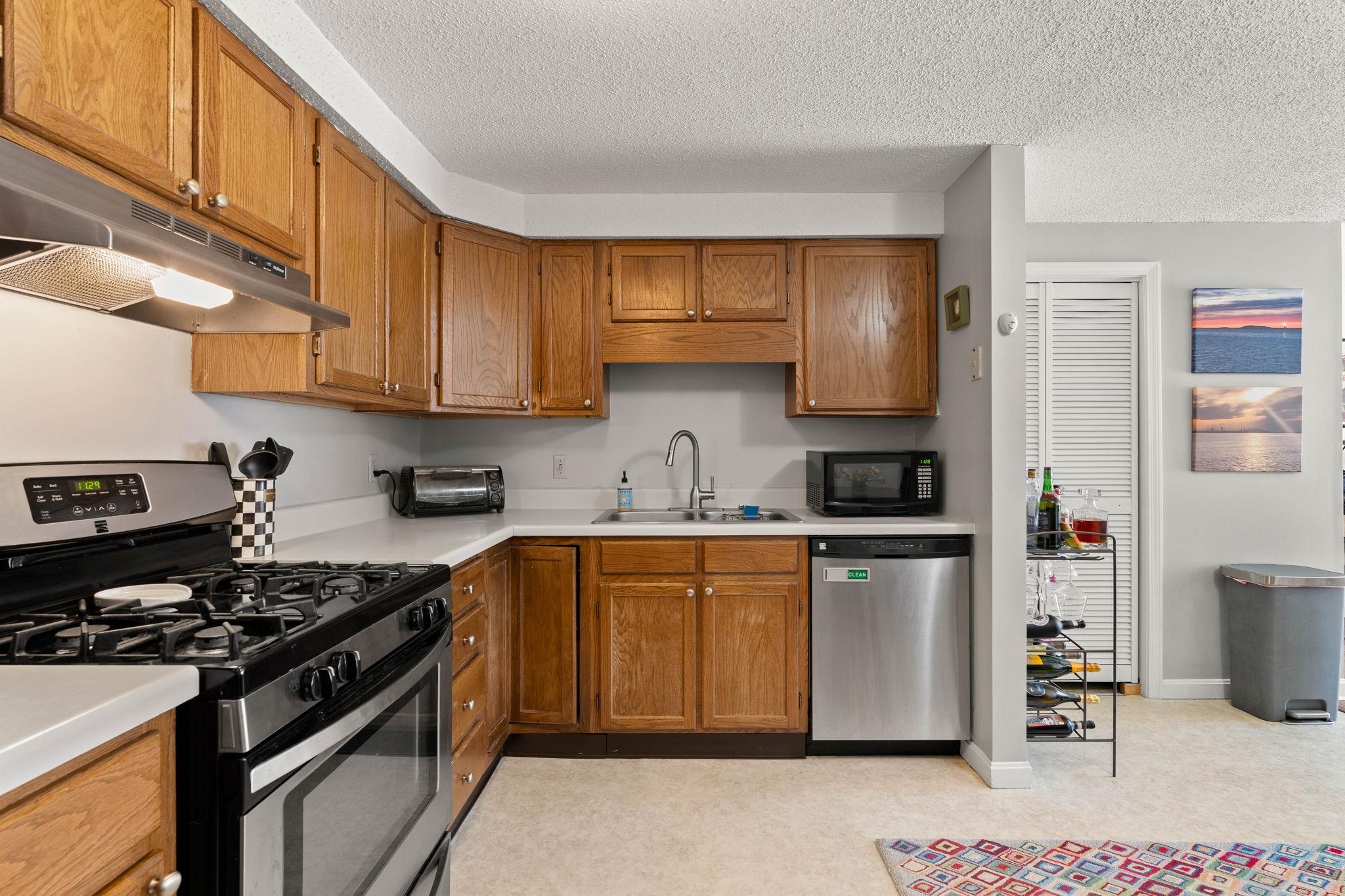 50 Brookside Dr, Exeter, NH 03033