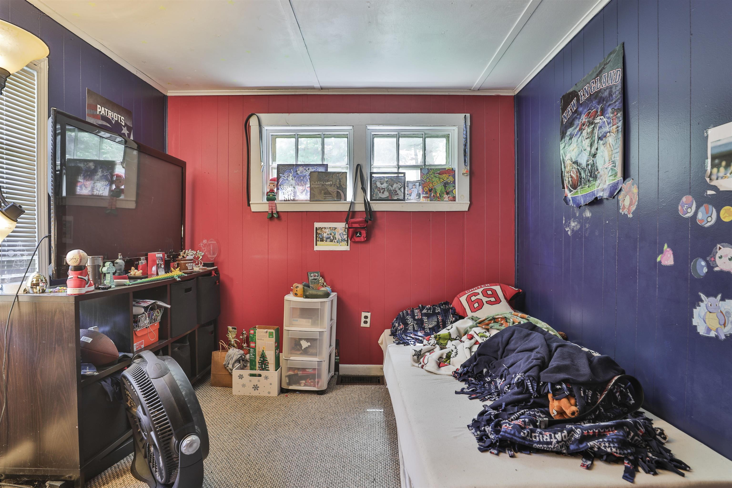 121 Moose Club Park Rd, Goffstown, NH 03045