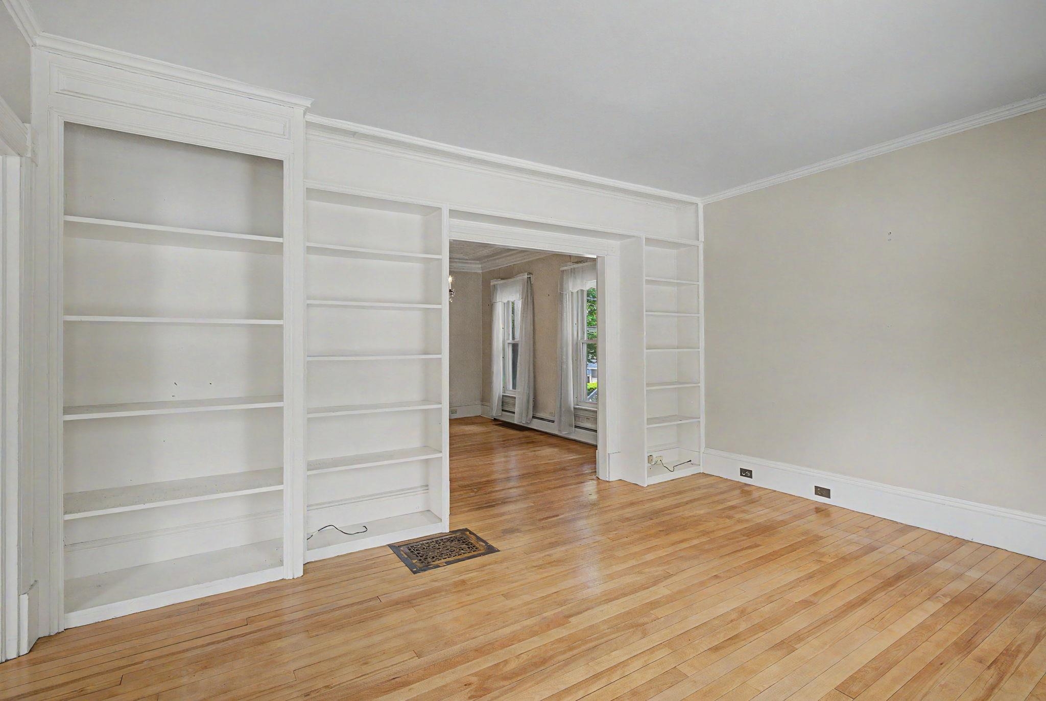 326 Walnut St, Manchester, NH 03104