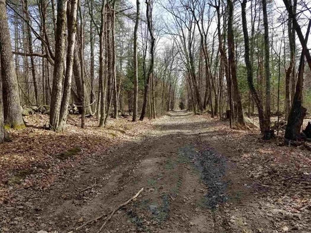 401 Sixth Range Rd, Pembroke, NH 03275