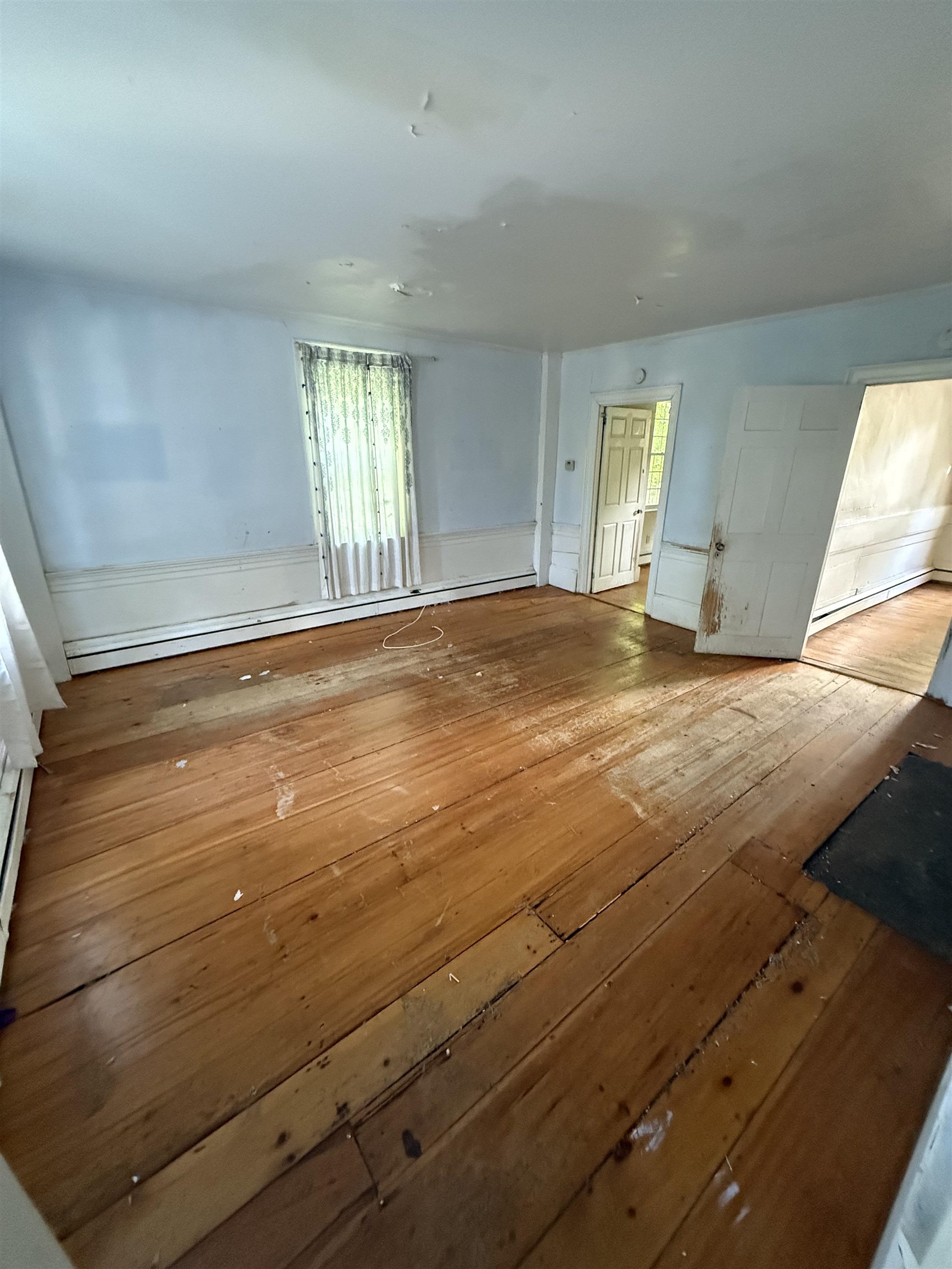 55 Chester St, Chester, NH 03036