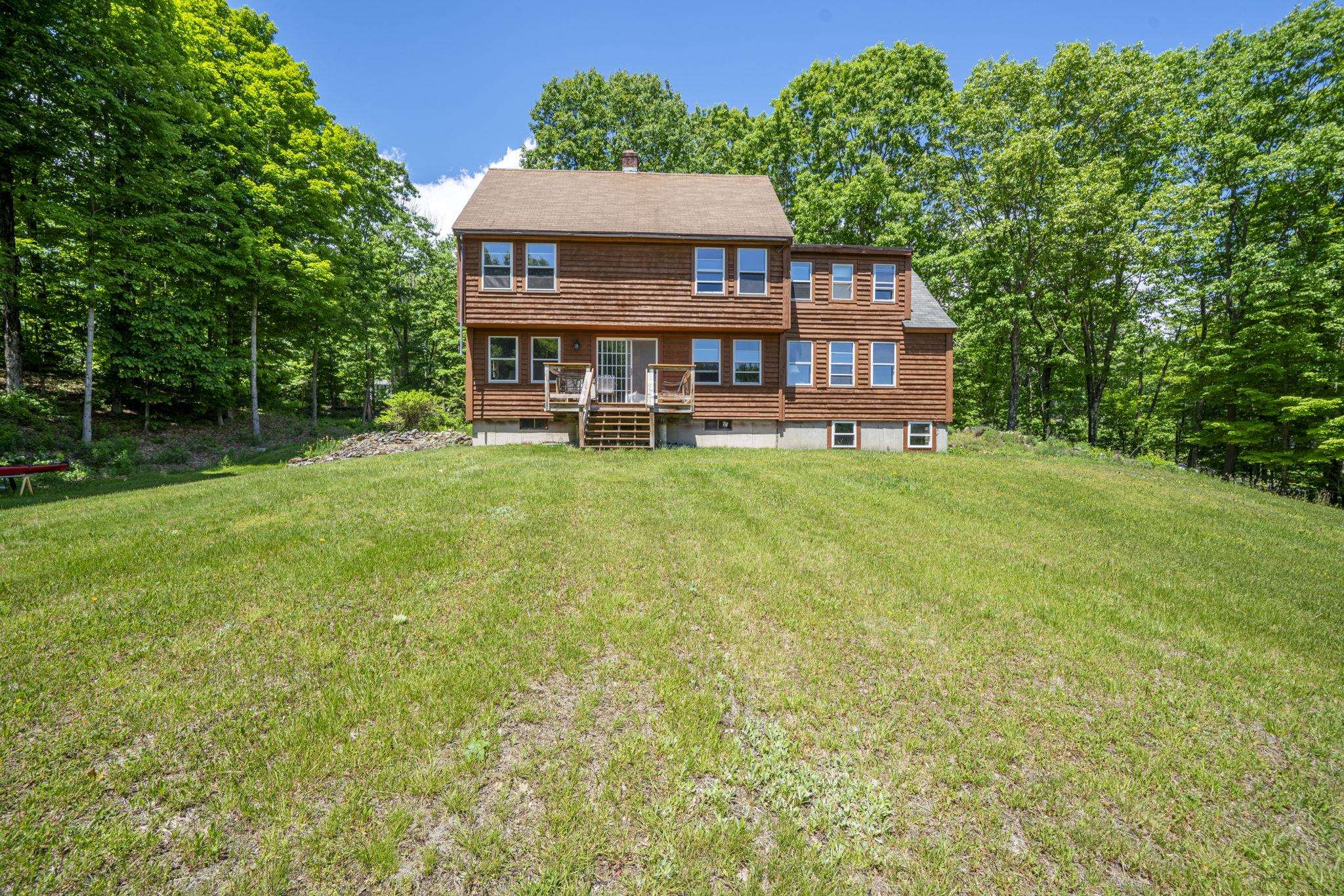 133 Hackett Hill Rd, Hooksett, NH 03106