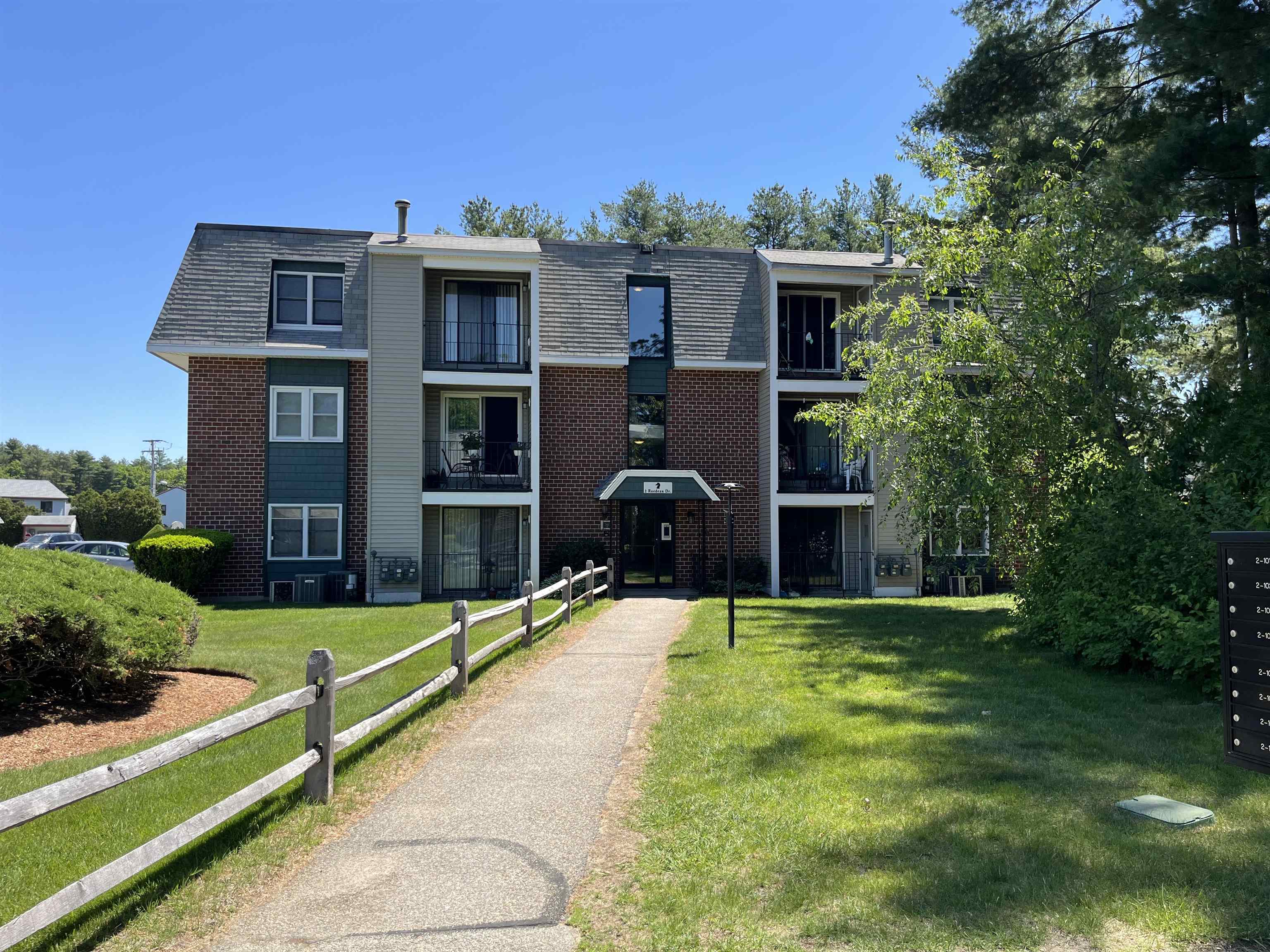 2 Roedean Dr #U-A301, Nashua, NH 03063