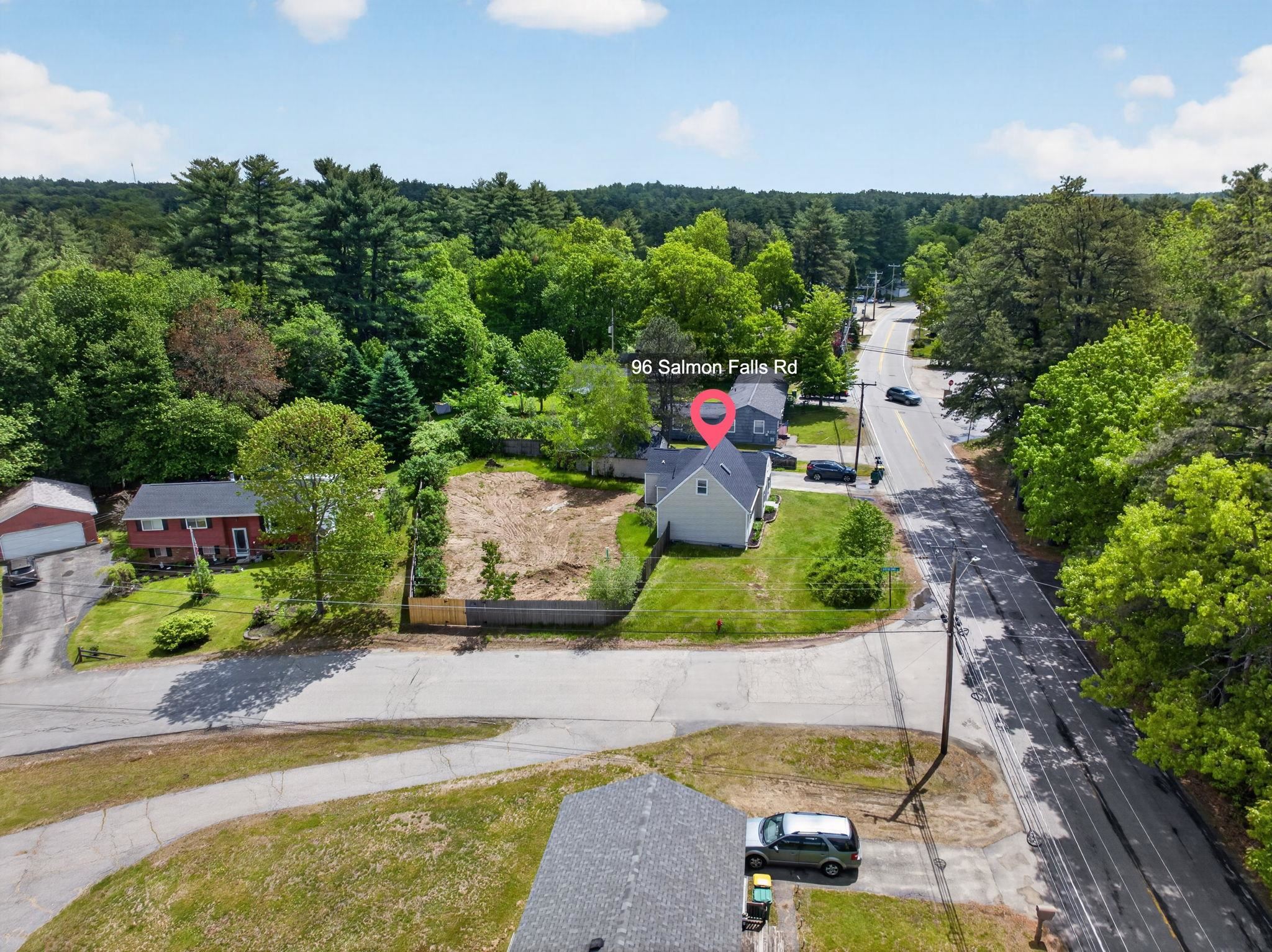 96 Salmon Falls Rd, Rochester, NH 03868