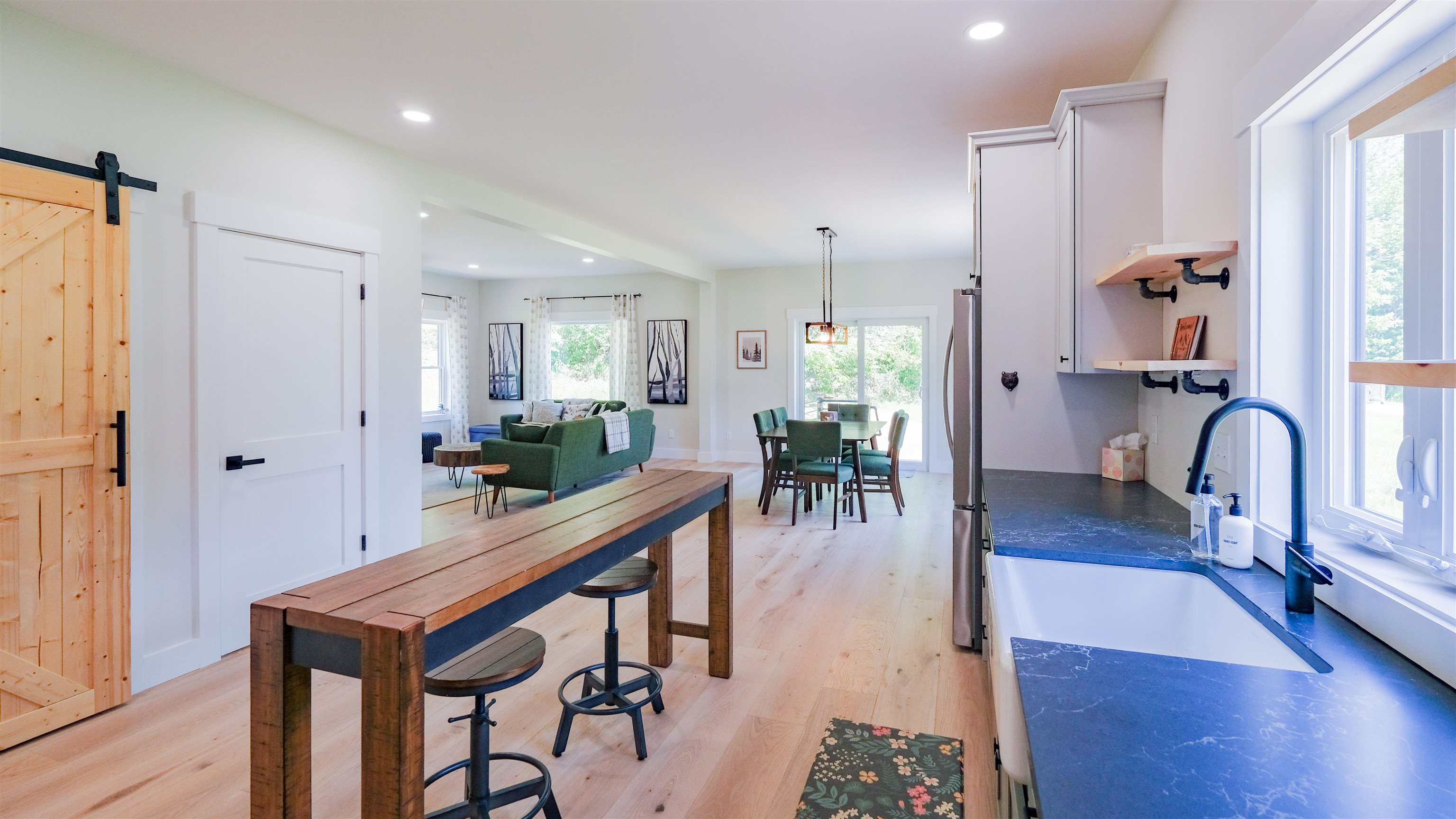 Barn door to pantry 25416841