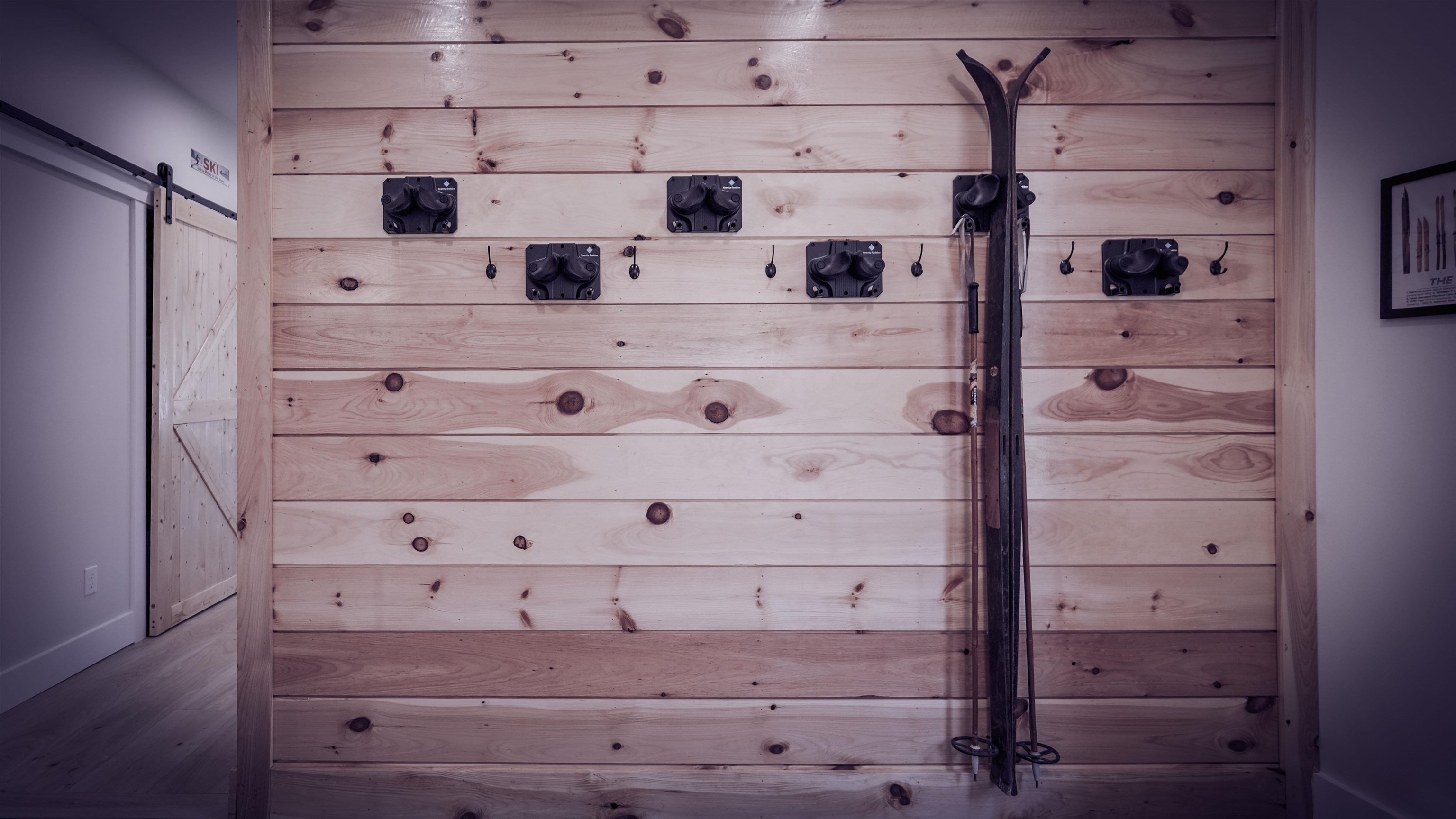 Hooks and ski racks 25416828