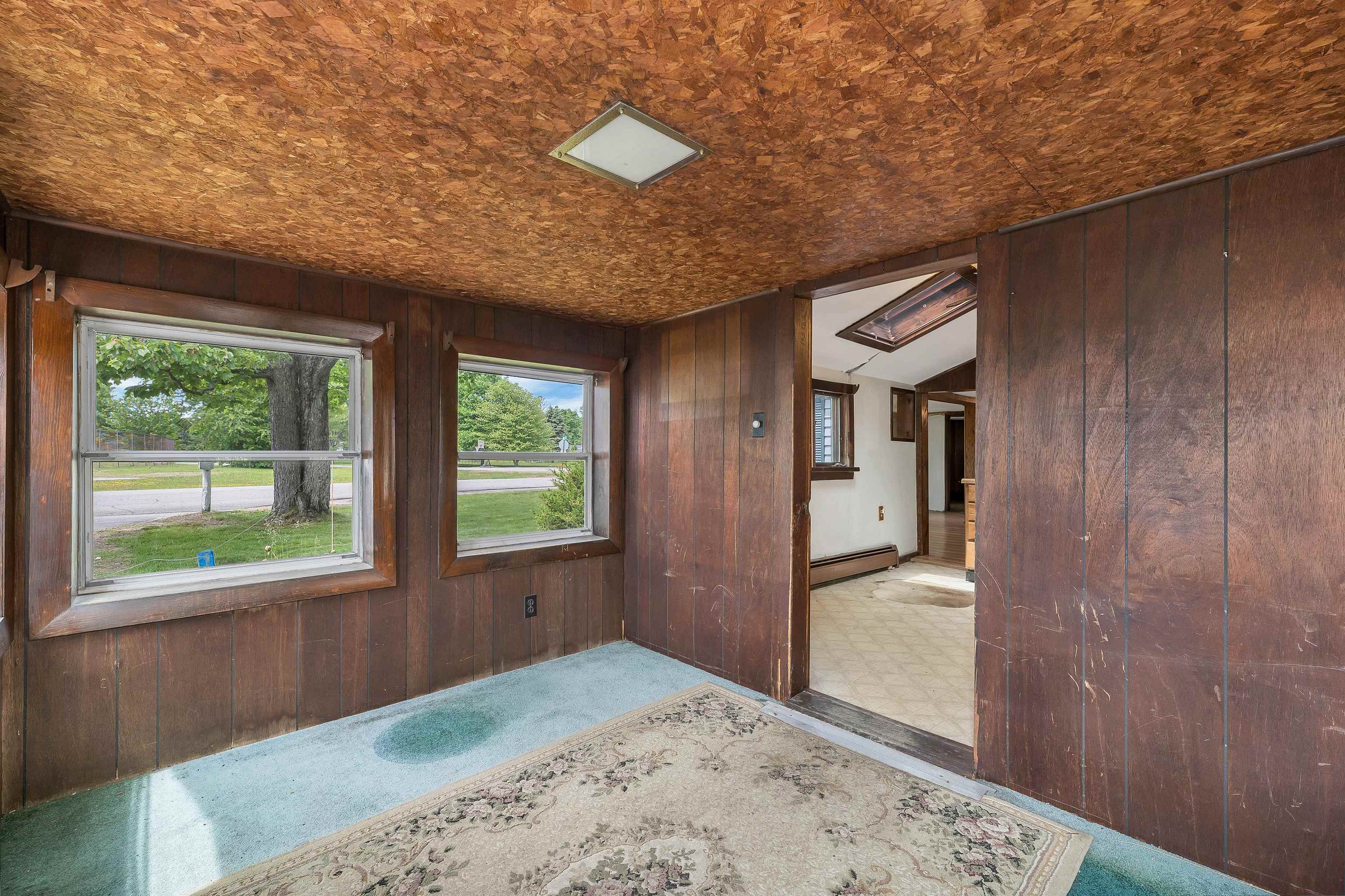 13 Elm St, Epping, NH 03042