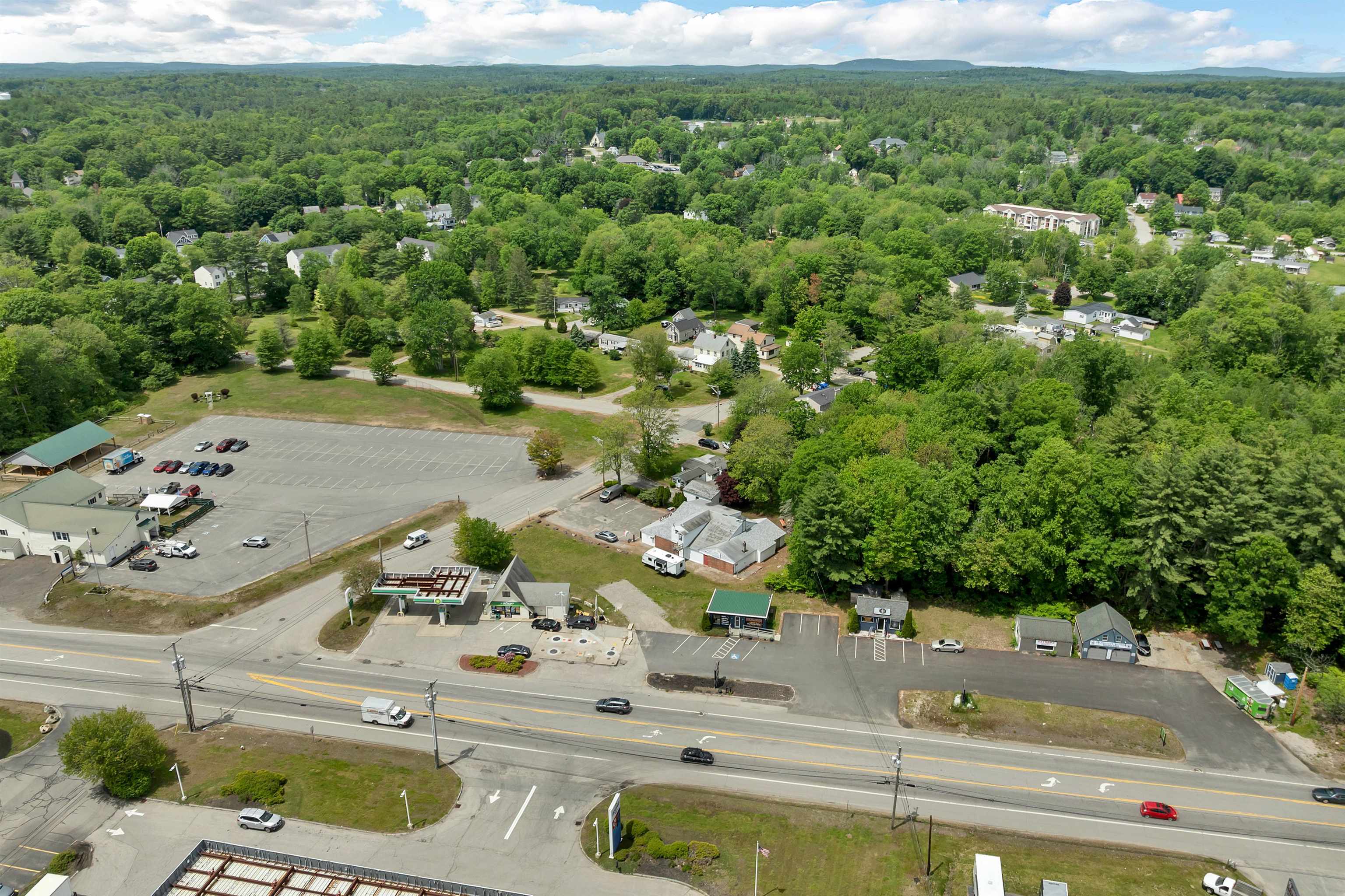 13 Elm St, Epping, NH 03042