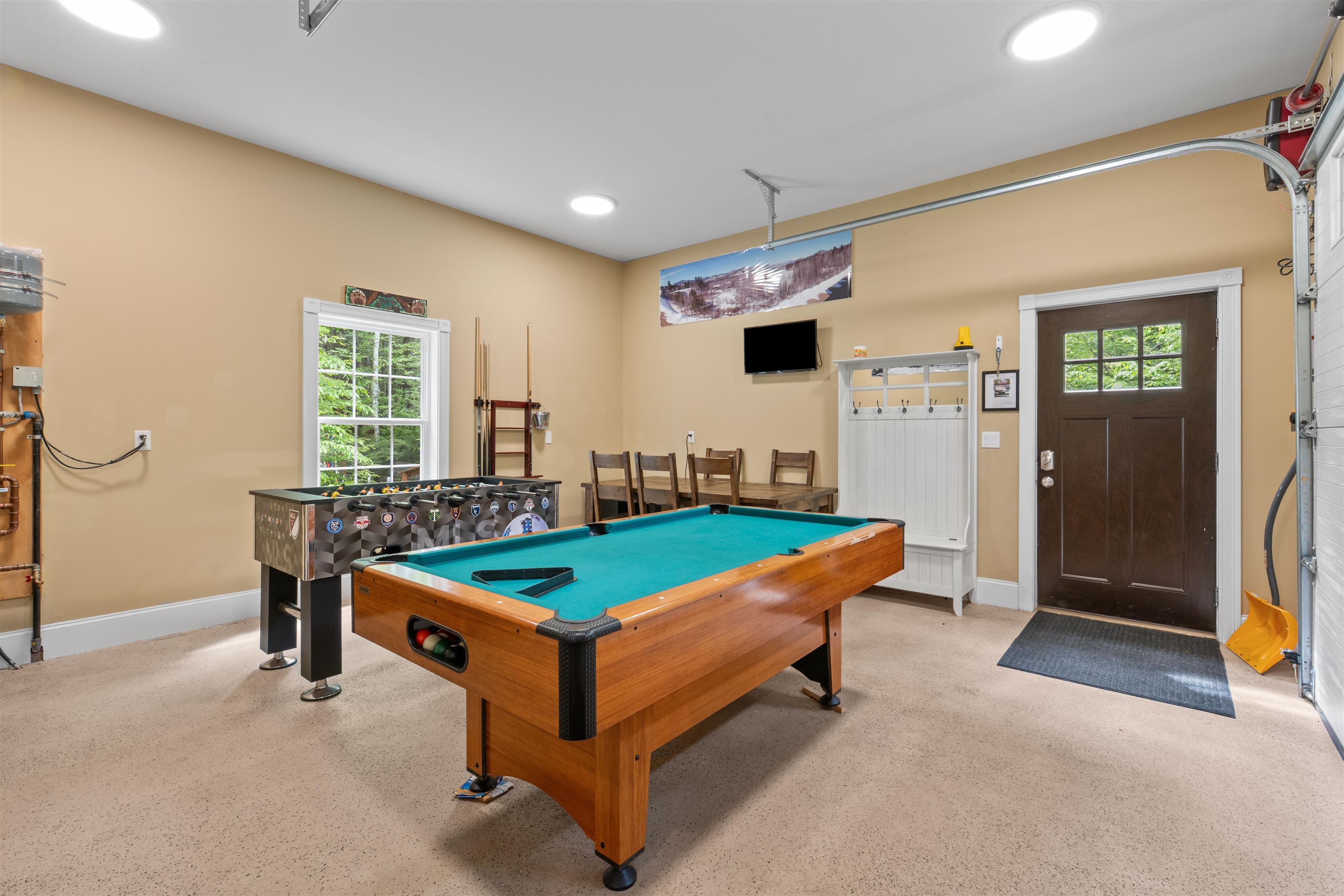 Garage / Bonus Room
