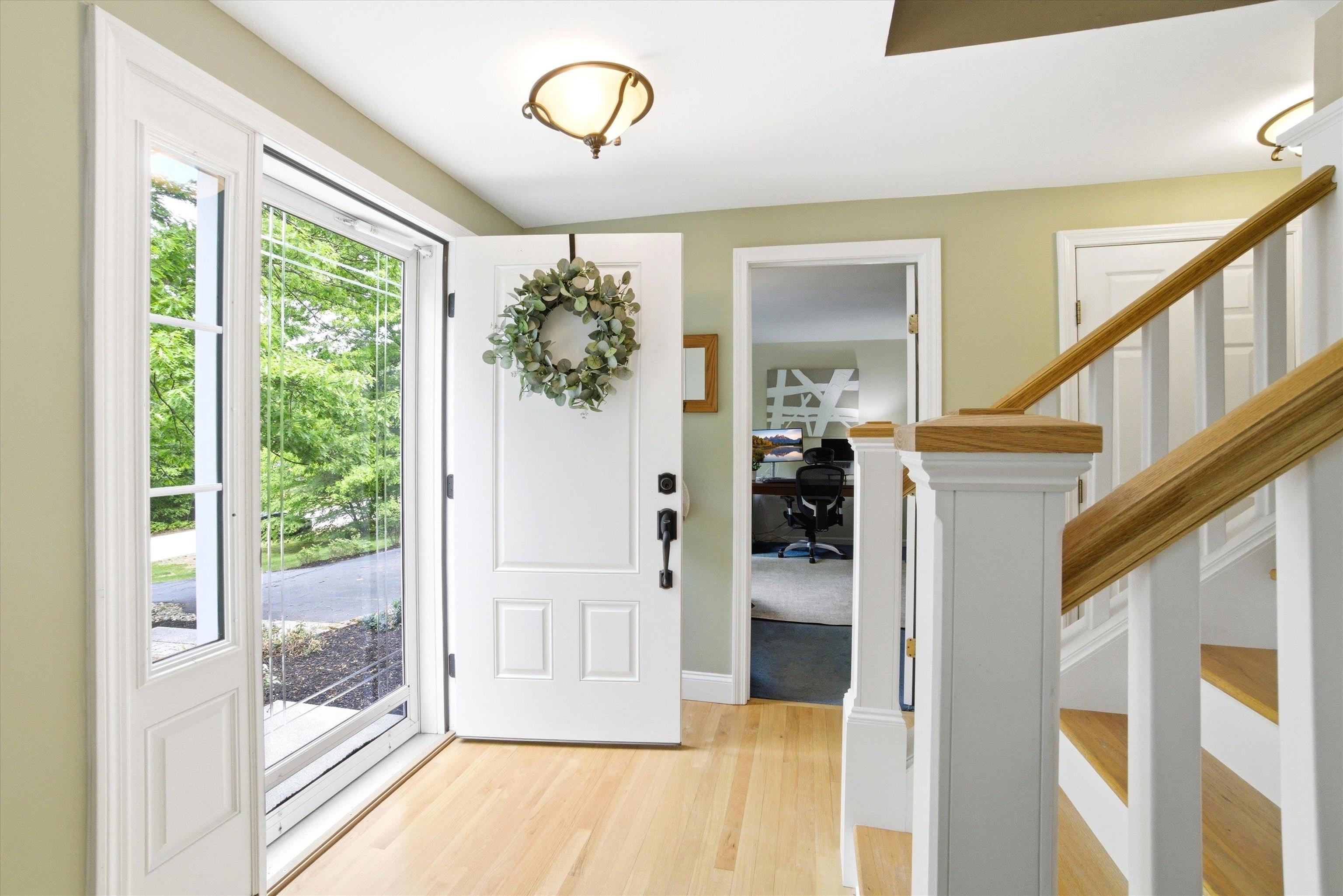 101 Ginger Dr, Goffstown, NH 03045