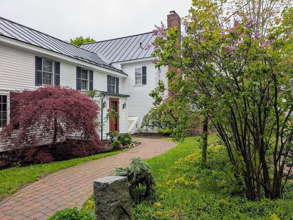 16 Gould Hill Rd, Hopkinton, NH 03229