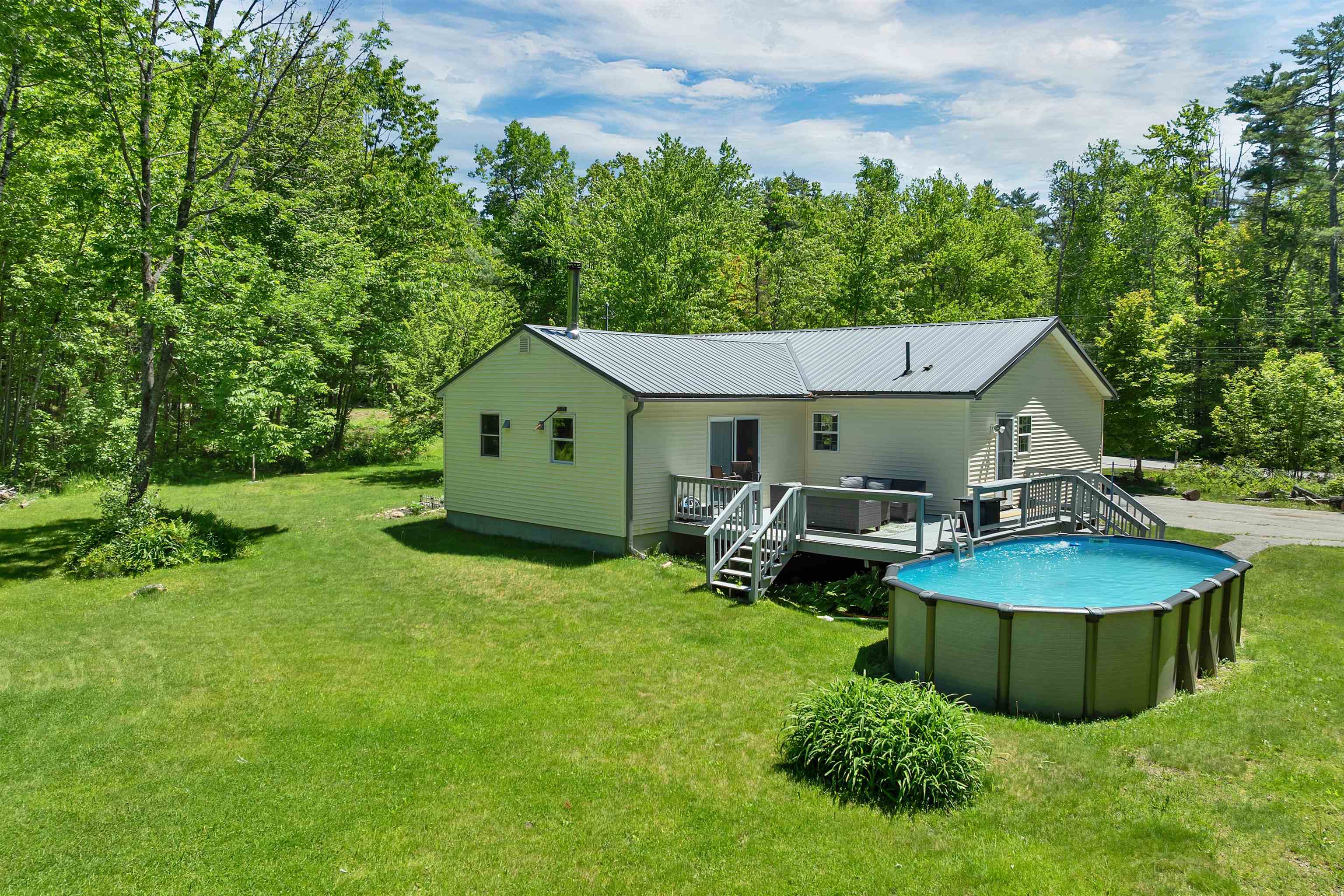 7 Overlook Dr, Center Harbor, NH 03226