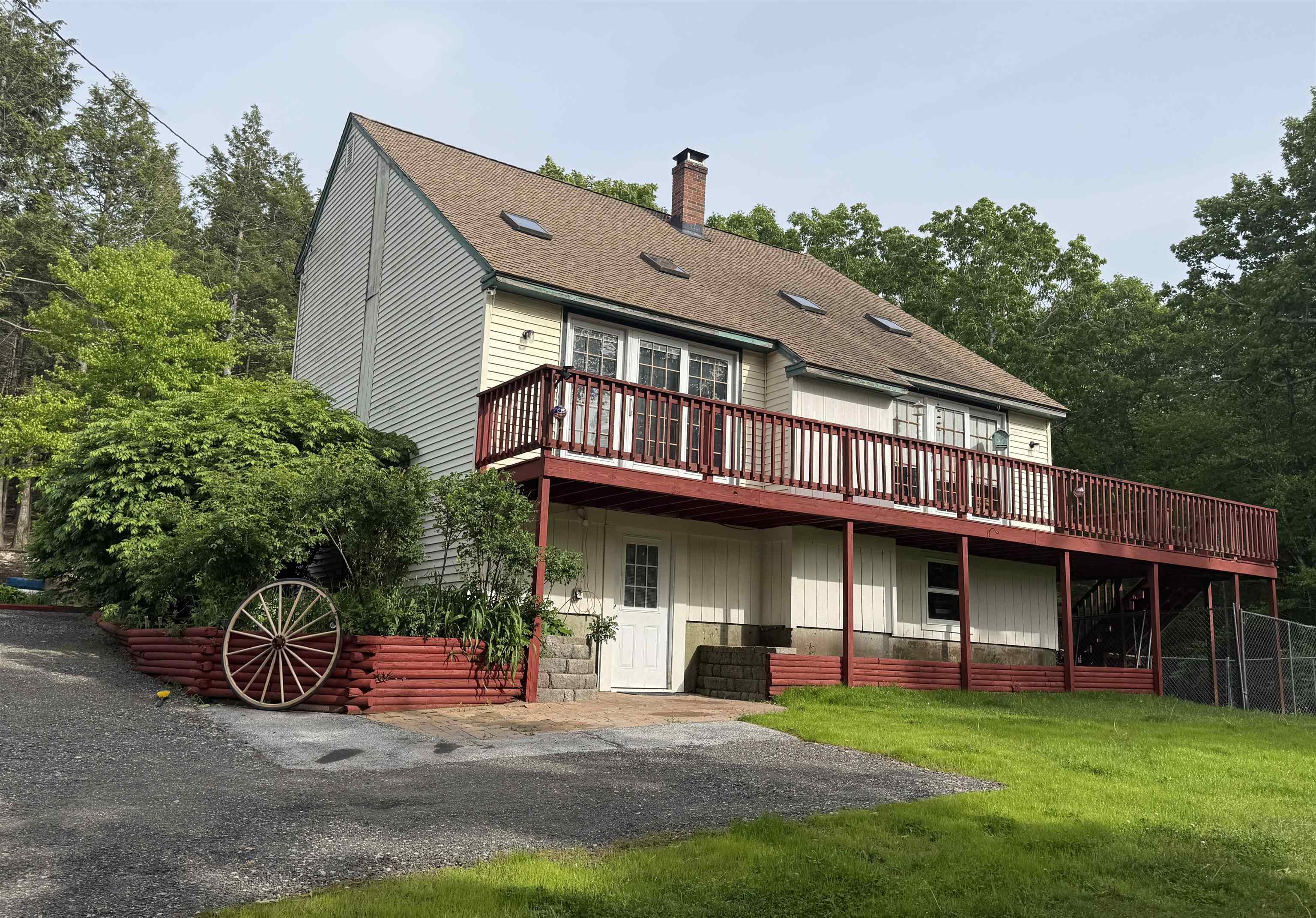 29 Tandy Rd, Deerfield, NH 03037