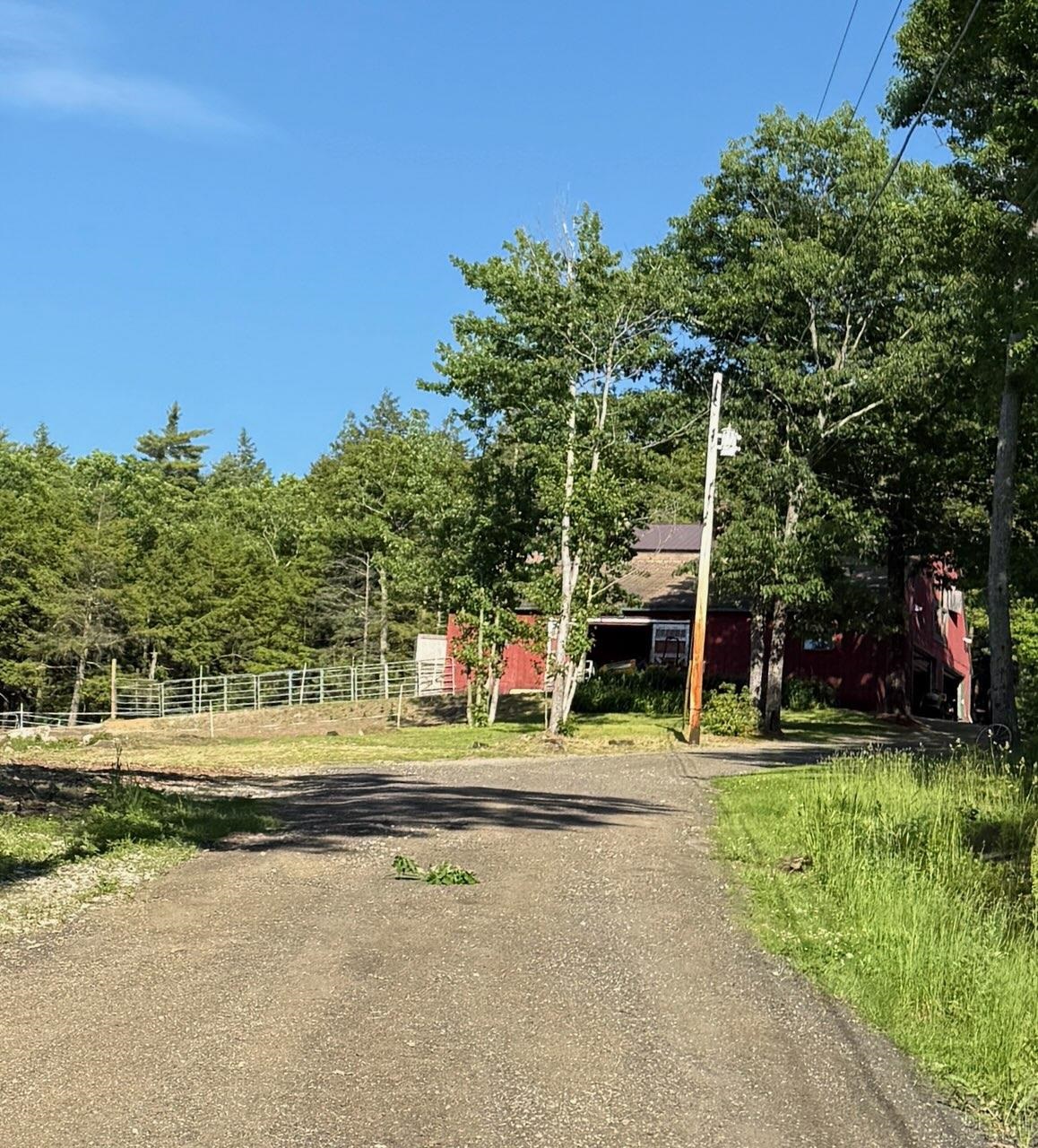 29 Tandy Rd, Deerfield, NH 03037