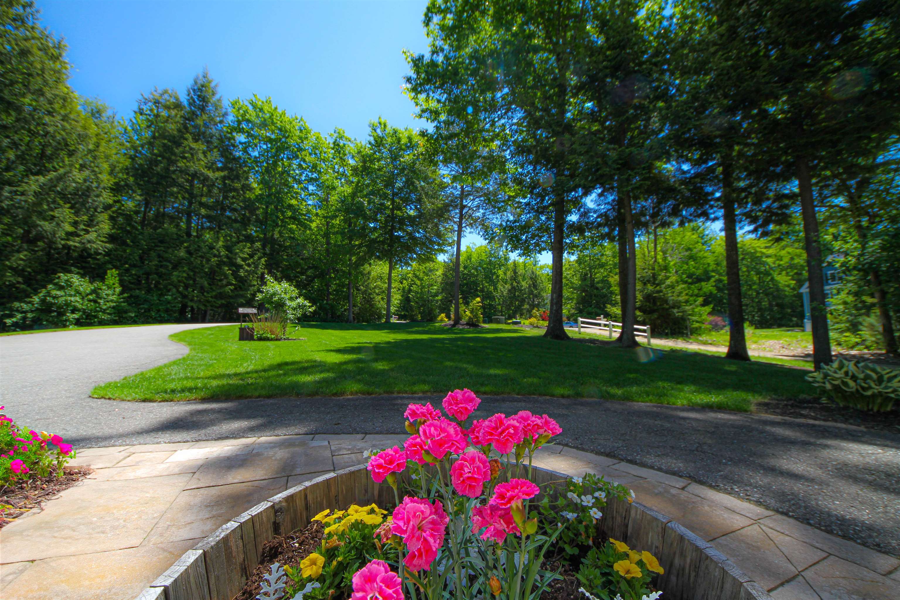 61 Farm View Ln, Gilford, NH 03249