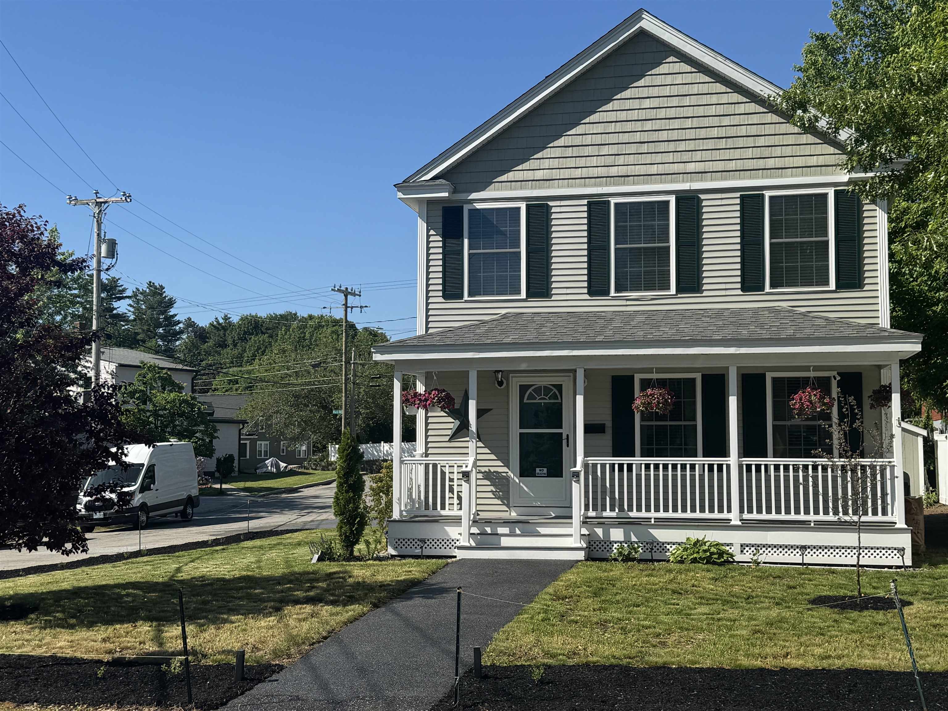 142 Comeau St, Manchester, NH 03102