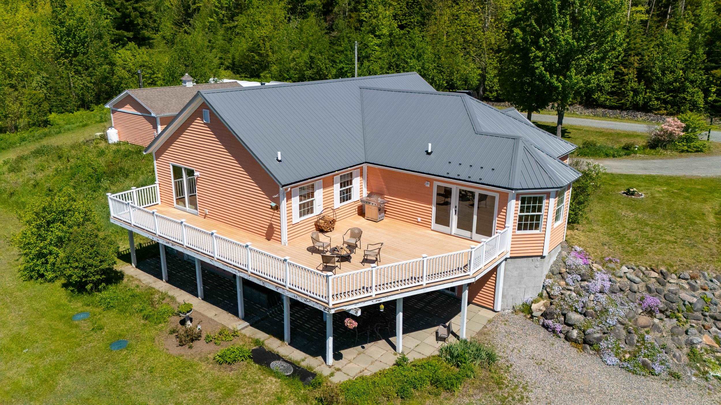 6 Button Rd, Jefferson, NH 03583