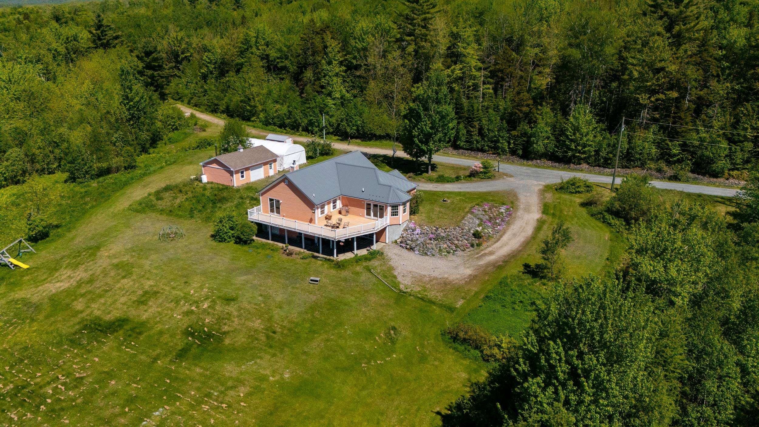 6 Button Rd, Jefferson, NH 03583
