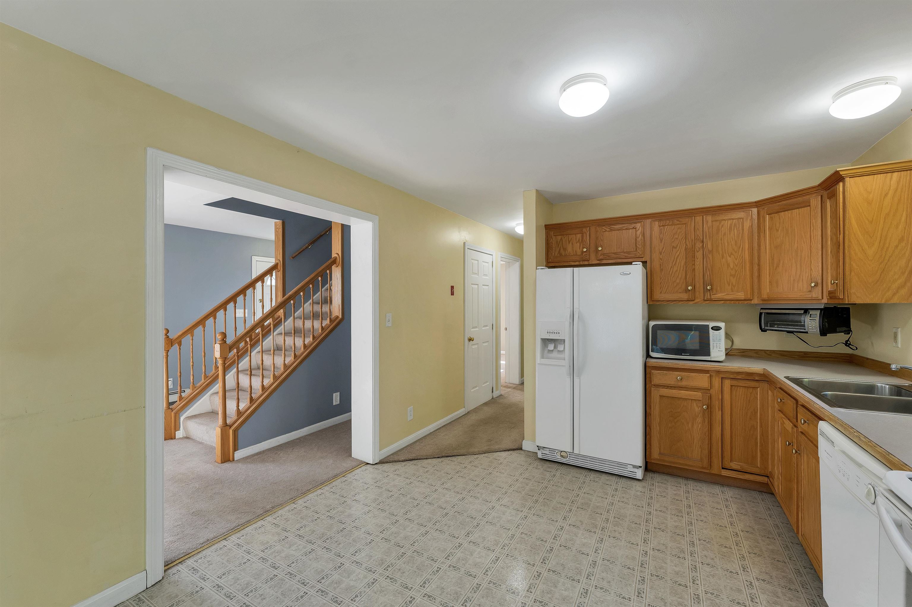 29 Lawrence Rd, Salem, NH 03079