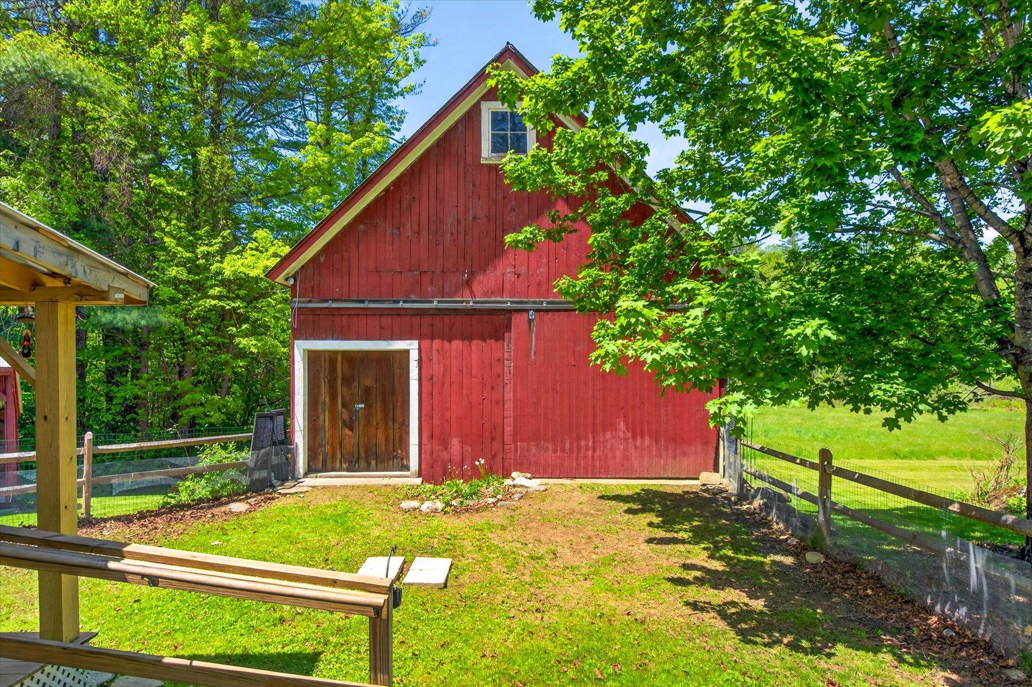 Barn for animals, gardening or equipment