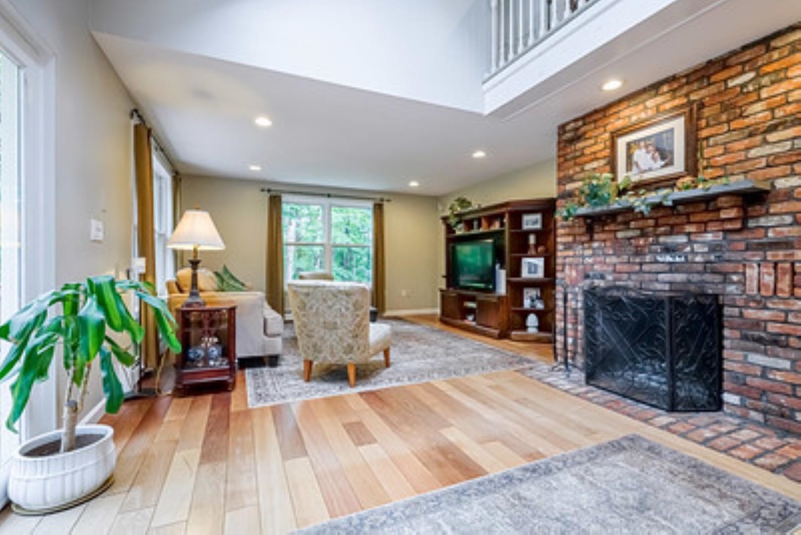 45 Blossom Rd, Windham, NH 03087