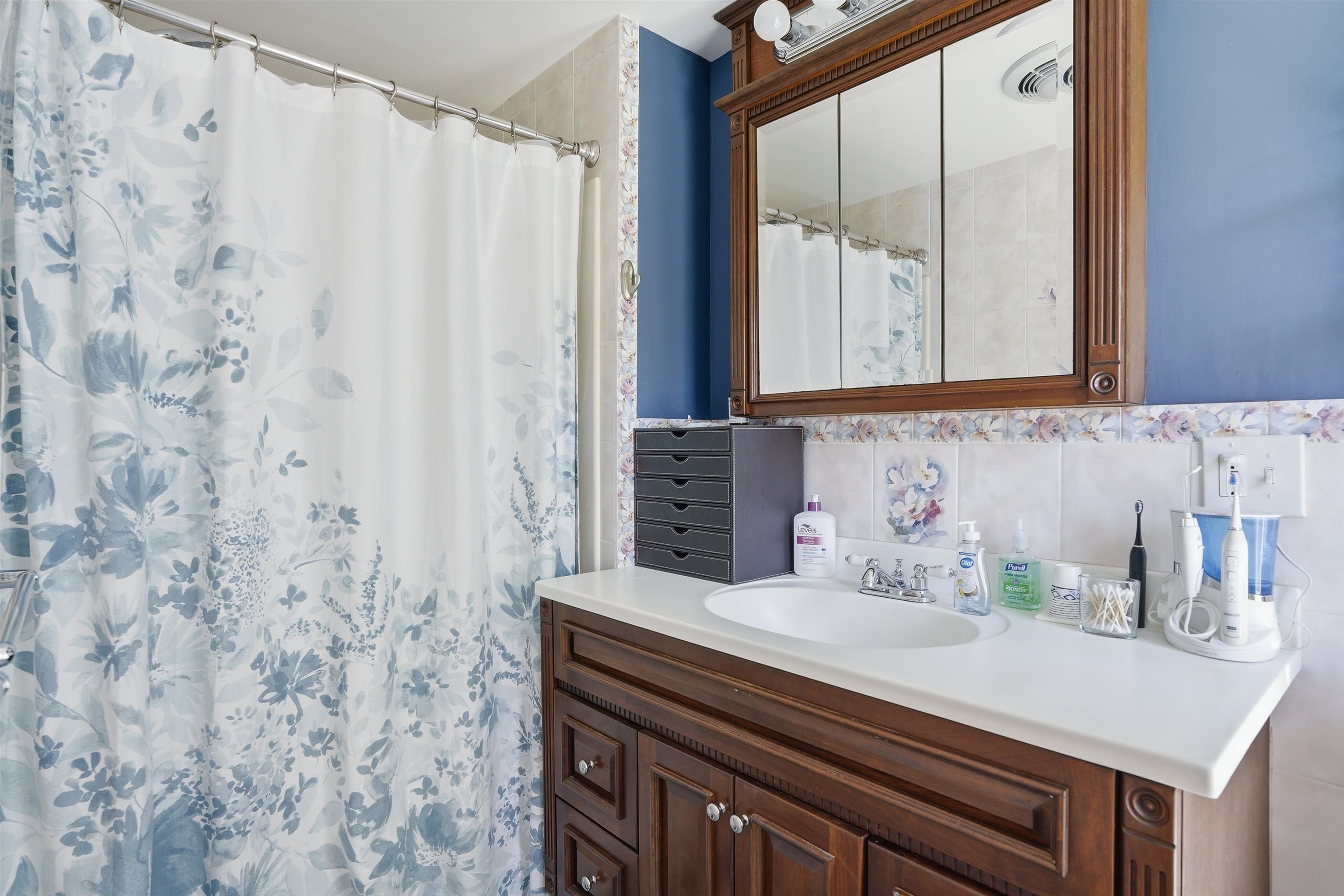 98 Hunter Farm Rd, Peterborough, NH 03458