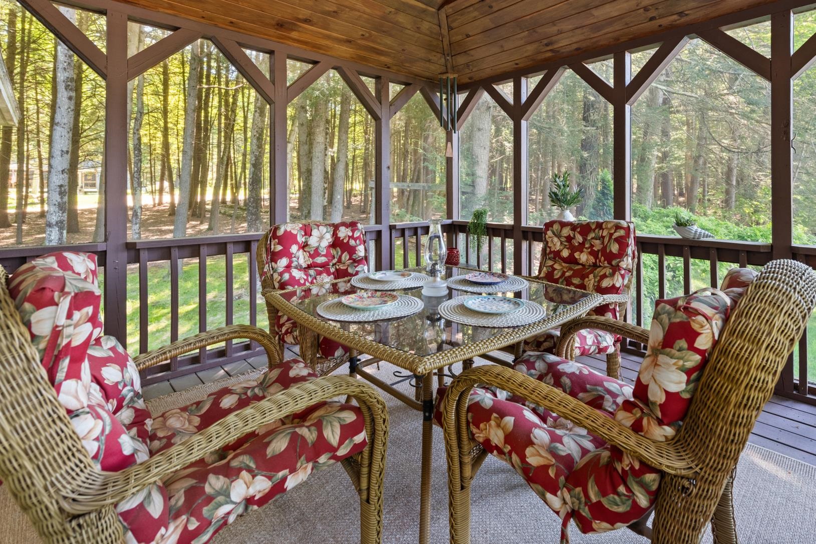 114 Shore Drive N, Bridgewater, NH 03222