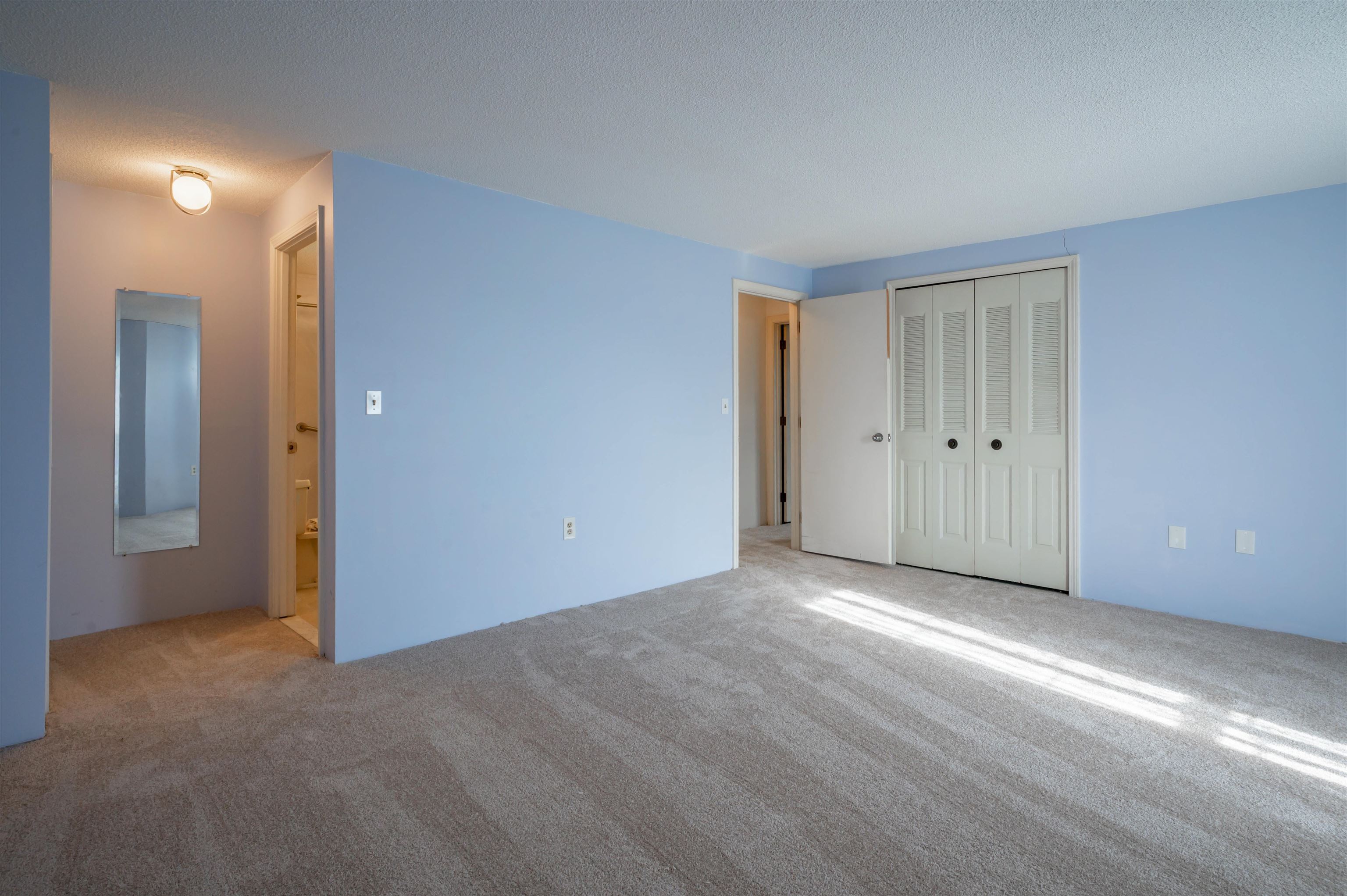 181 Cannongate Iii Rd, Nashua, NH 03063