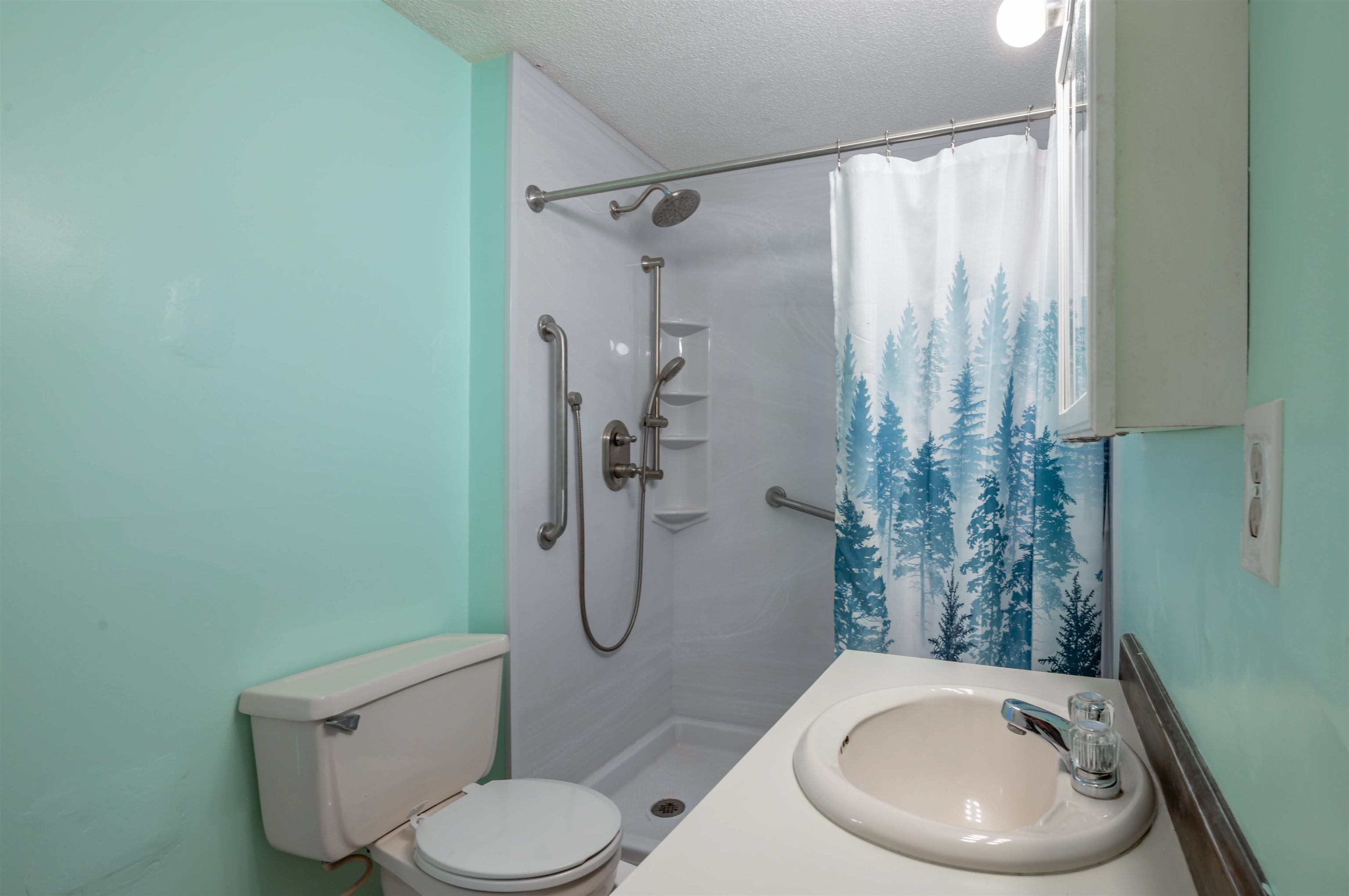 181 Cannongate Iii Rd, Nashua, NH 03063