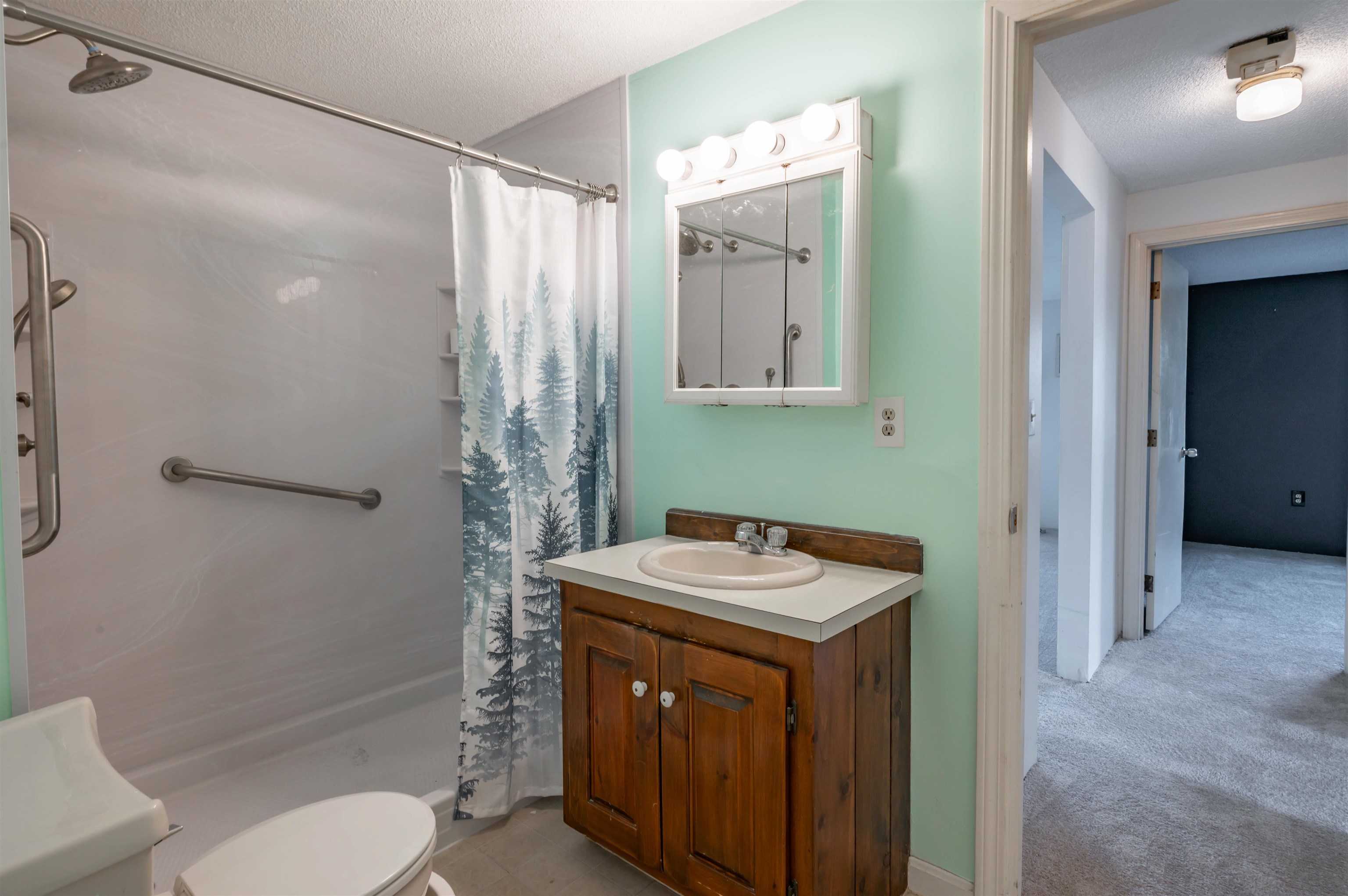 181 Cannongate Iii Rd, Nashua, NH 03063