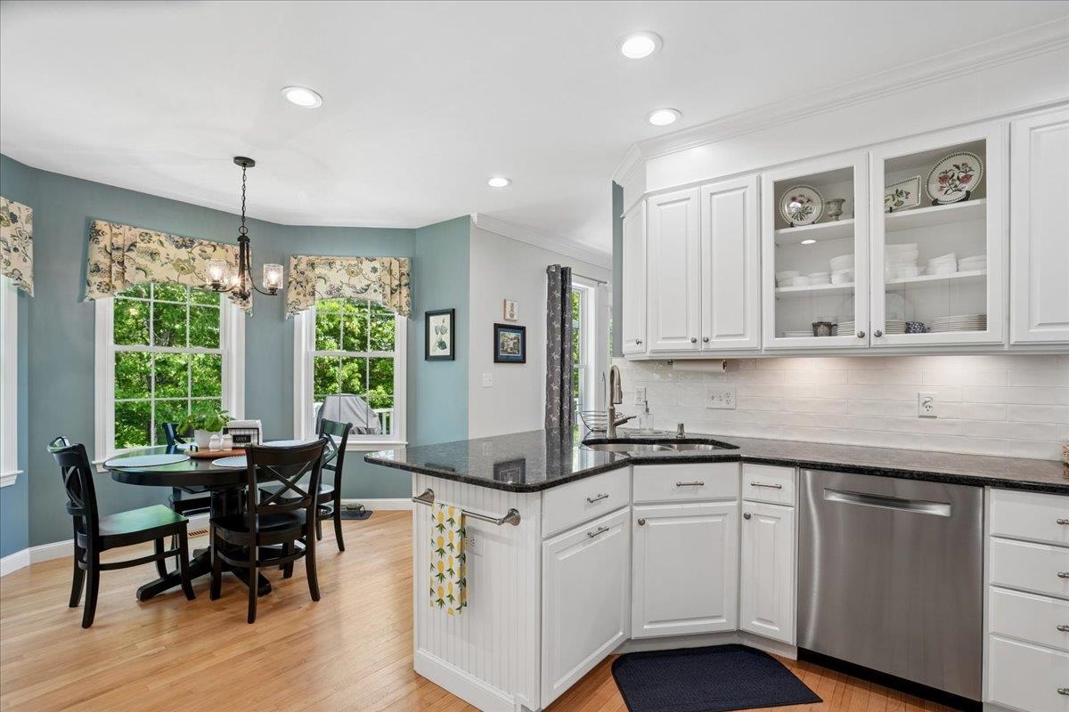 315 Sylvan Ln, Manchester, NH 03102
