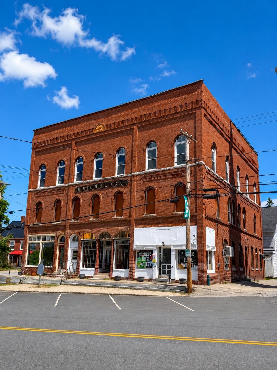 18-22 Main St, Pittsfield, NH 03263