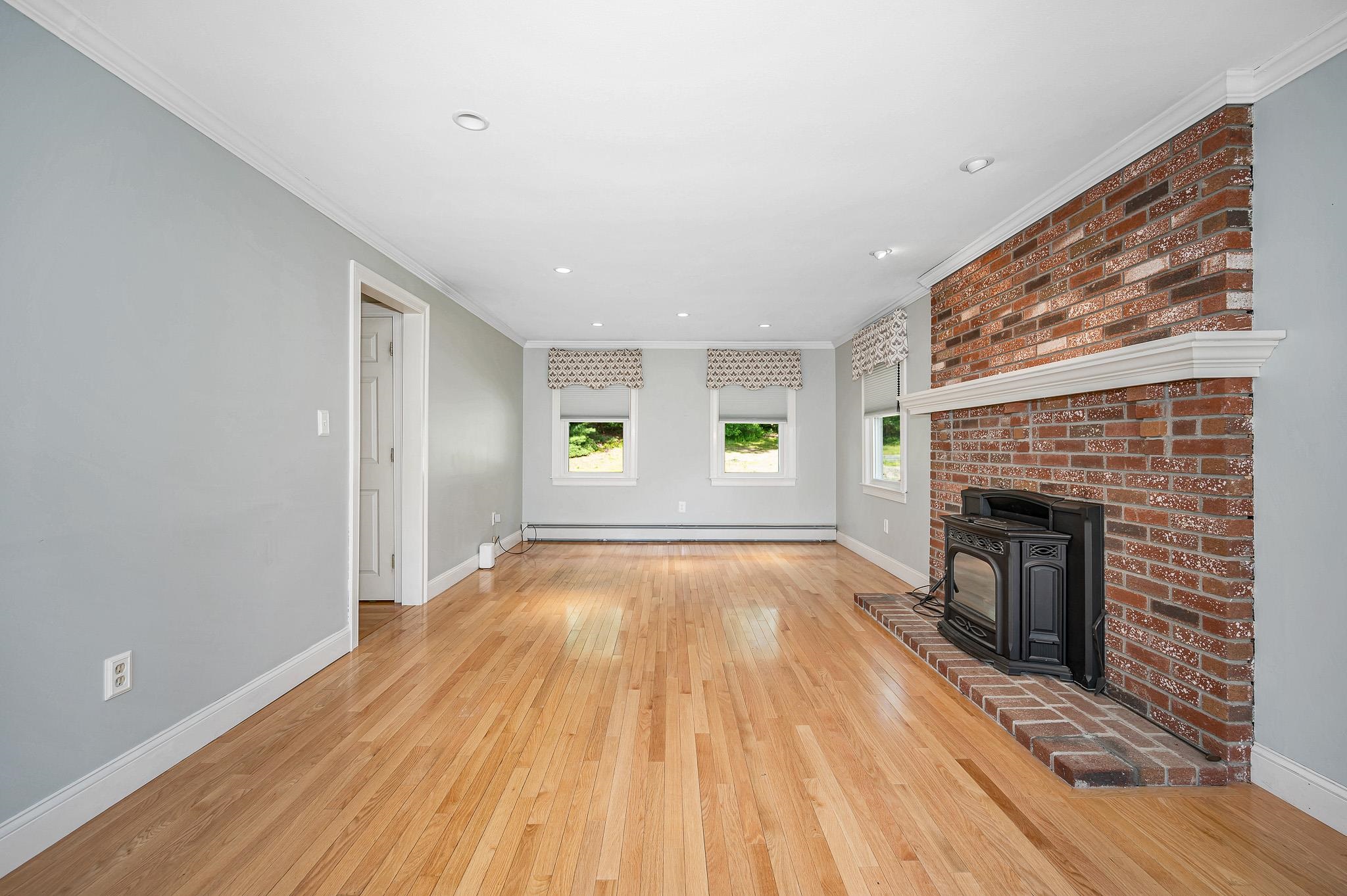 140 Musquash Rd, Hudson, NH 03051