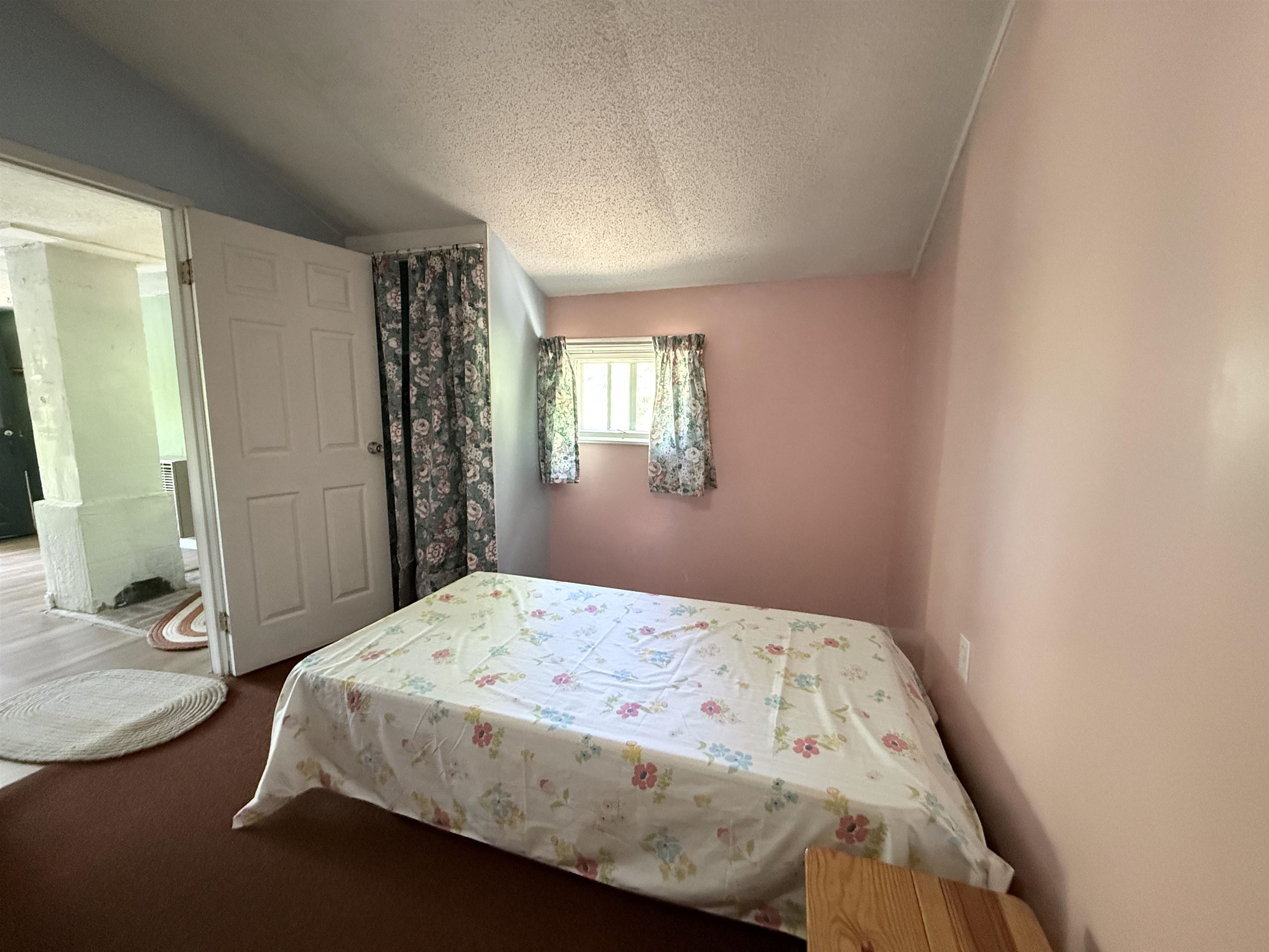 Bedroom with full bath off to the side