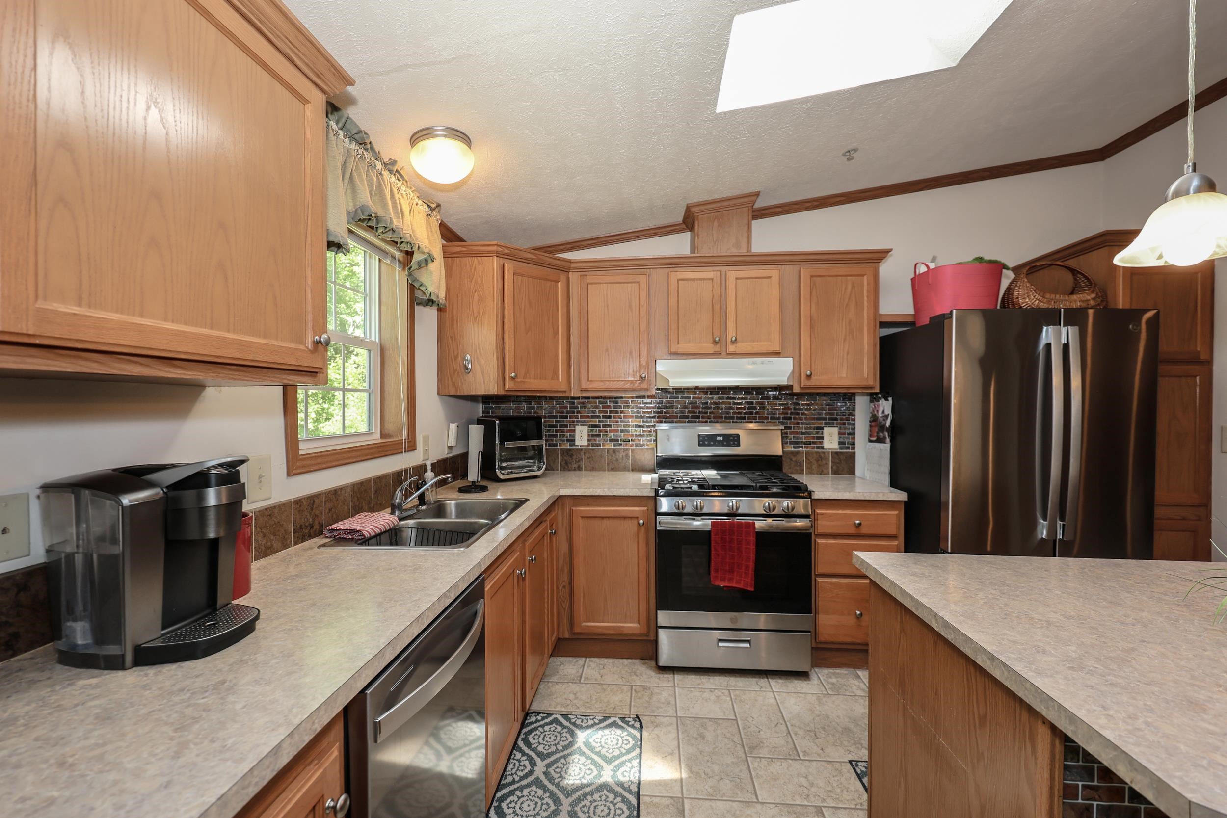 50 Hoit Mill Rd, Weare, NH 03281