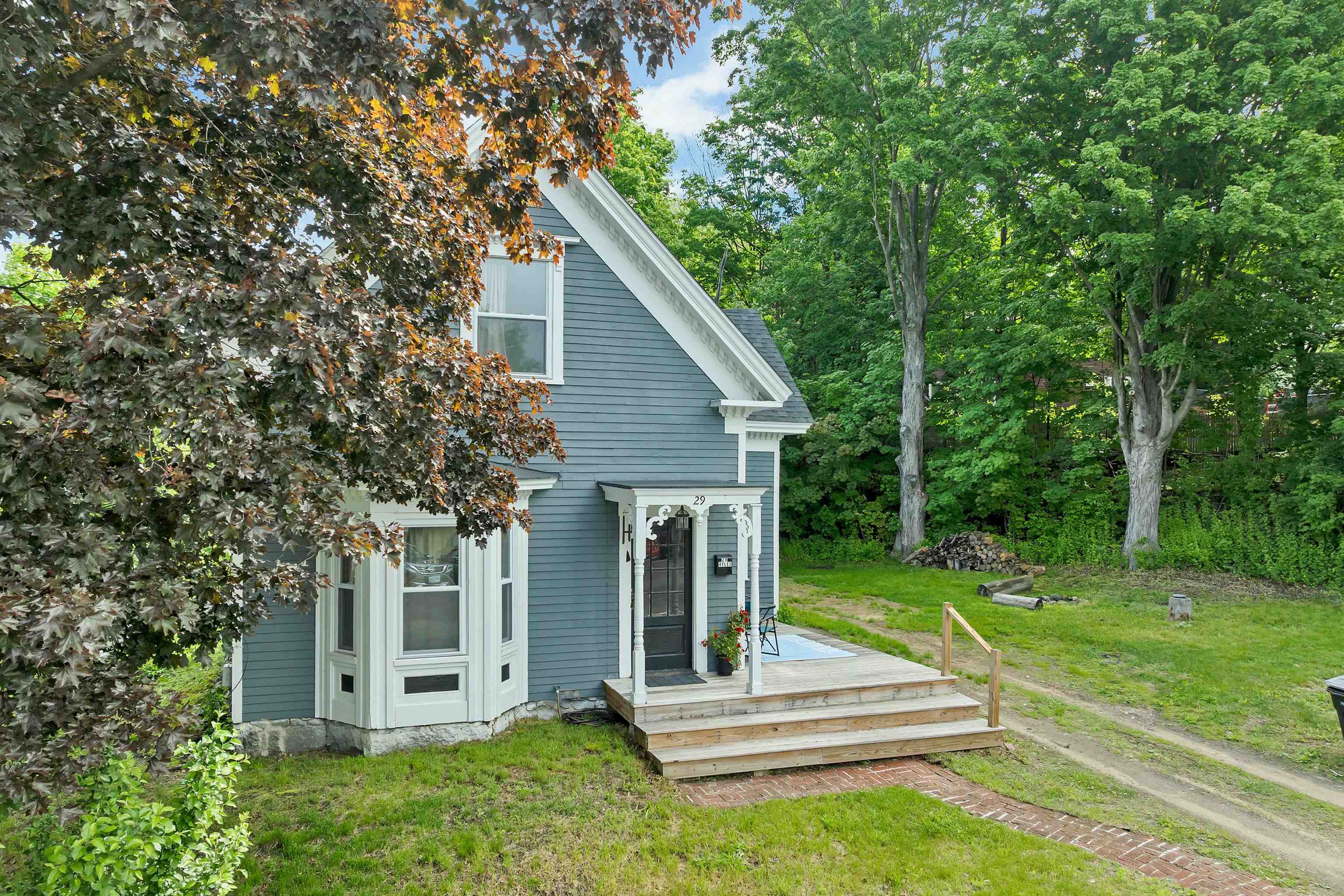 29 Ayles Ct, Franklin, NH 03235