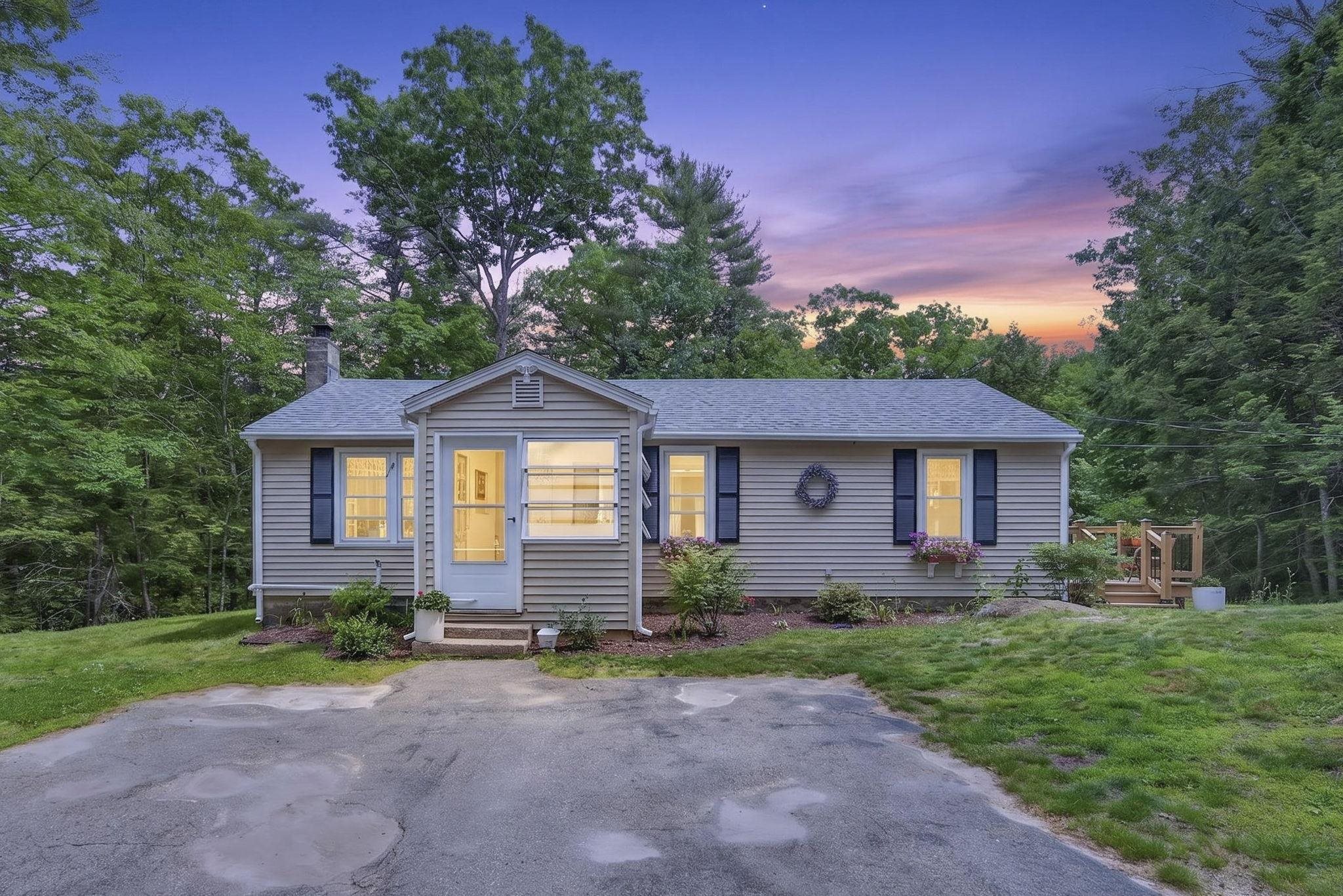 Hillsborough NH&nbsp;Home for sale $$389,900 $451 per sq.ft.