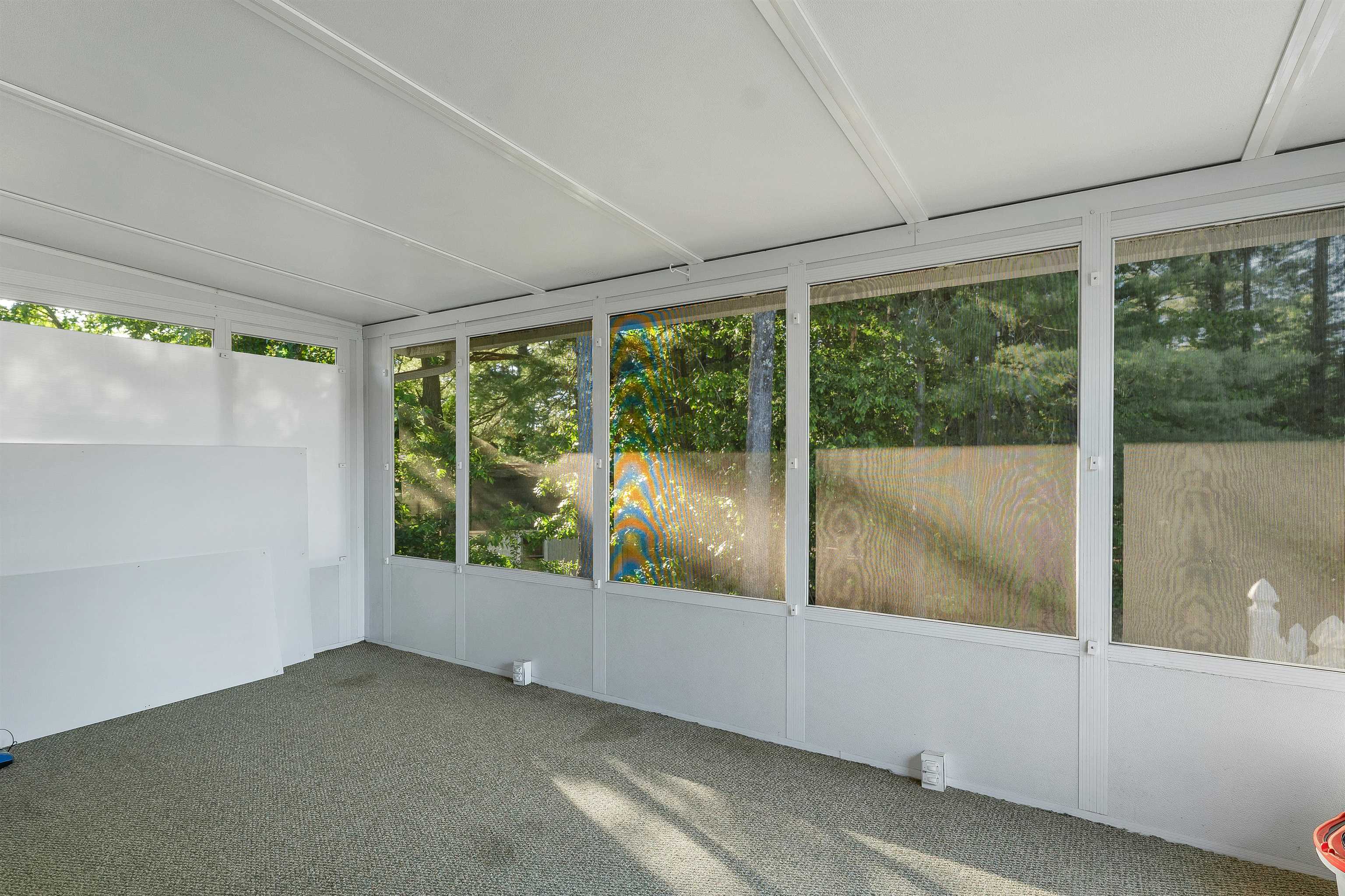 17 Xenia St, Nashua, NH 03062