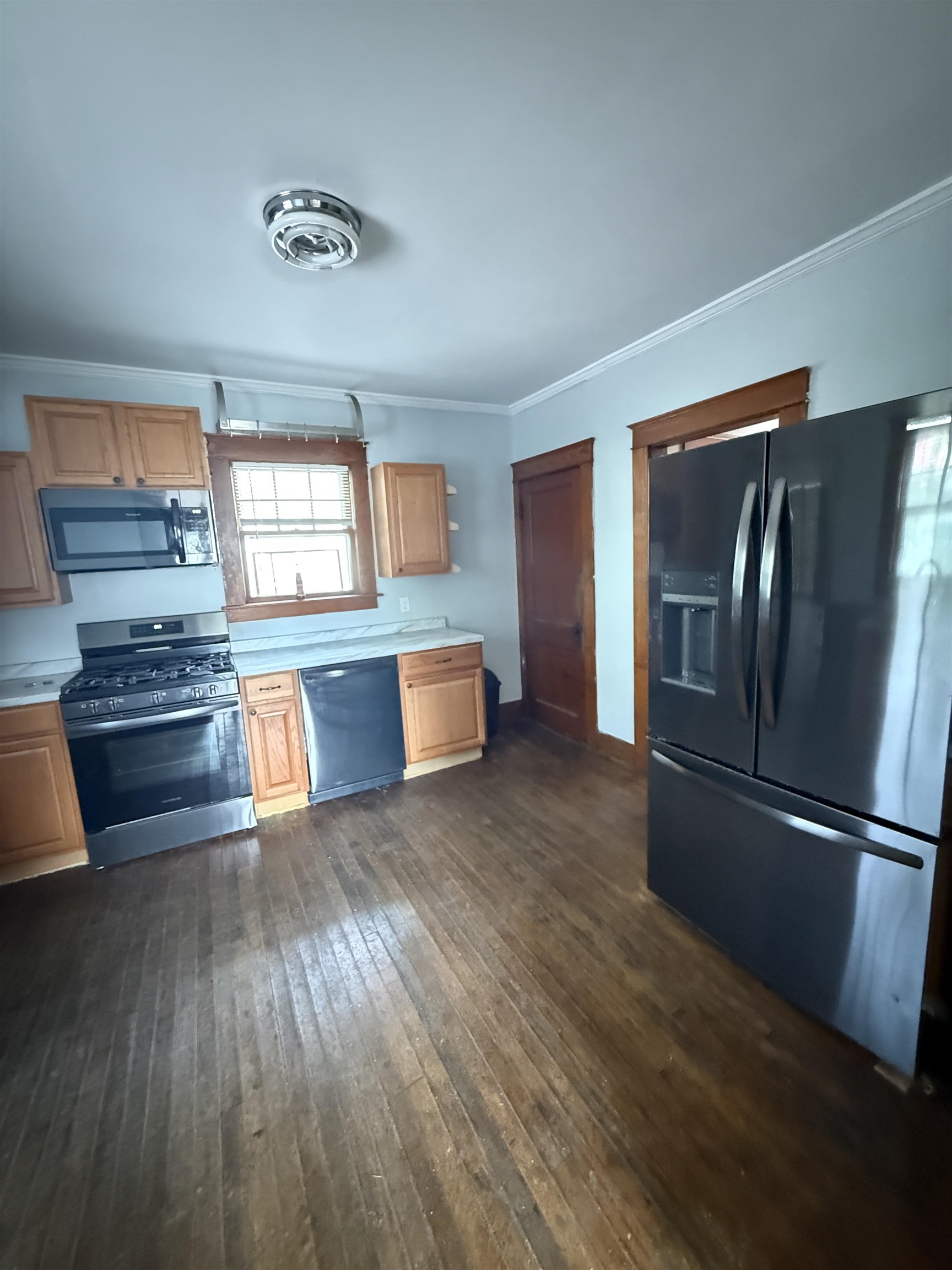 25 Laurel St, Berlin, NH 03570