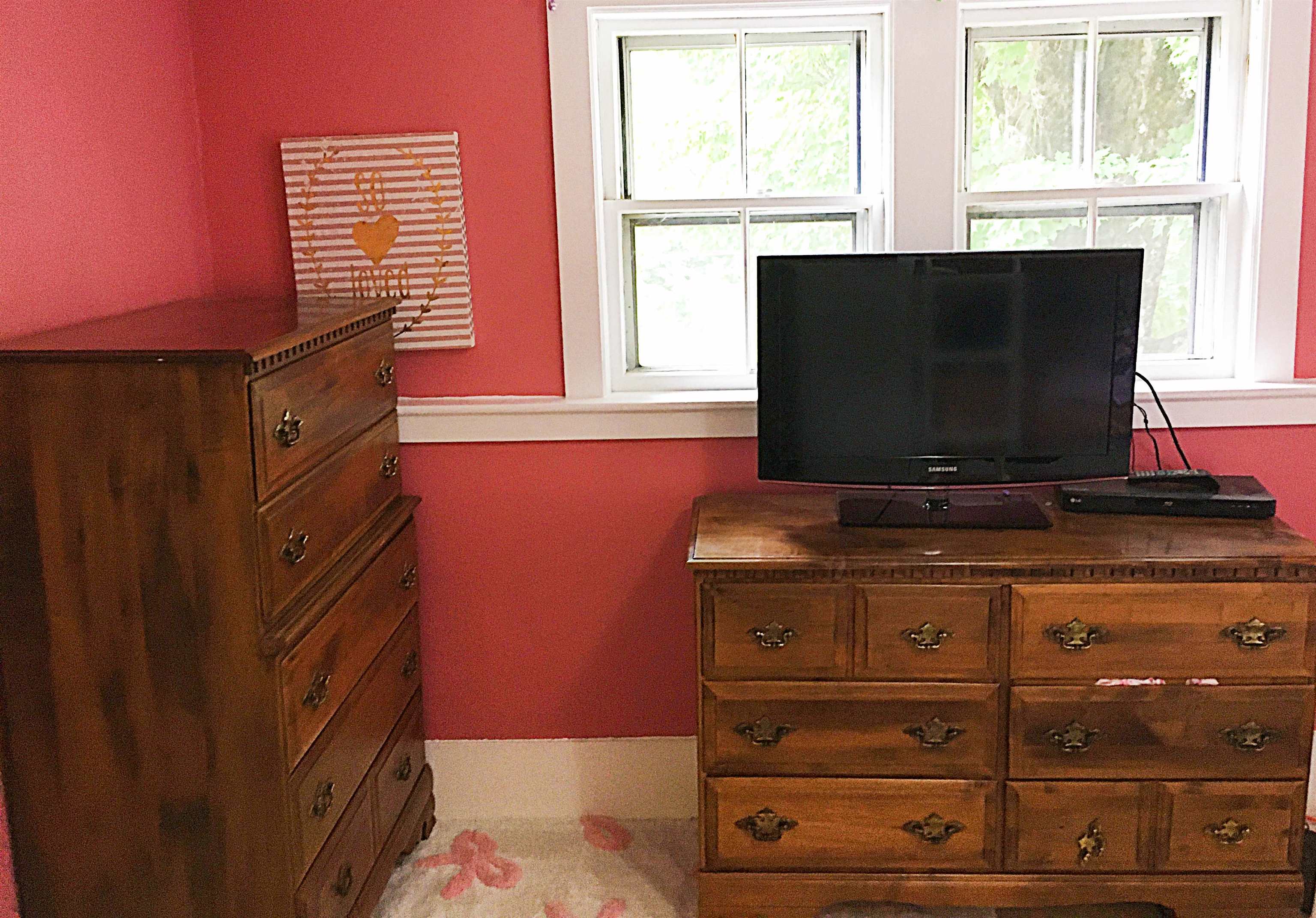 270 East Side Dr, Concord, NH 03301