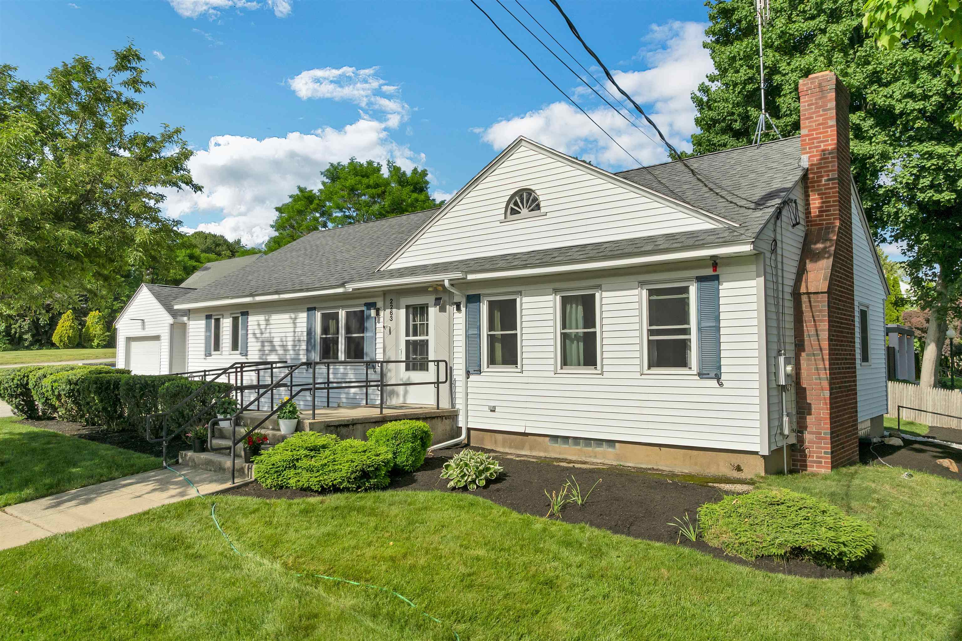 2263 Elm St, Manchester, NH 03104