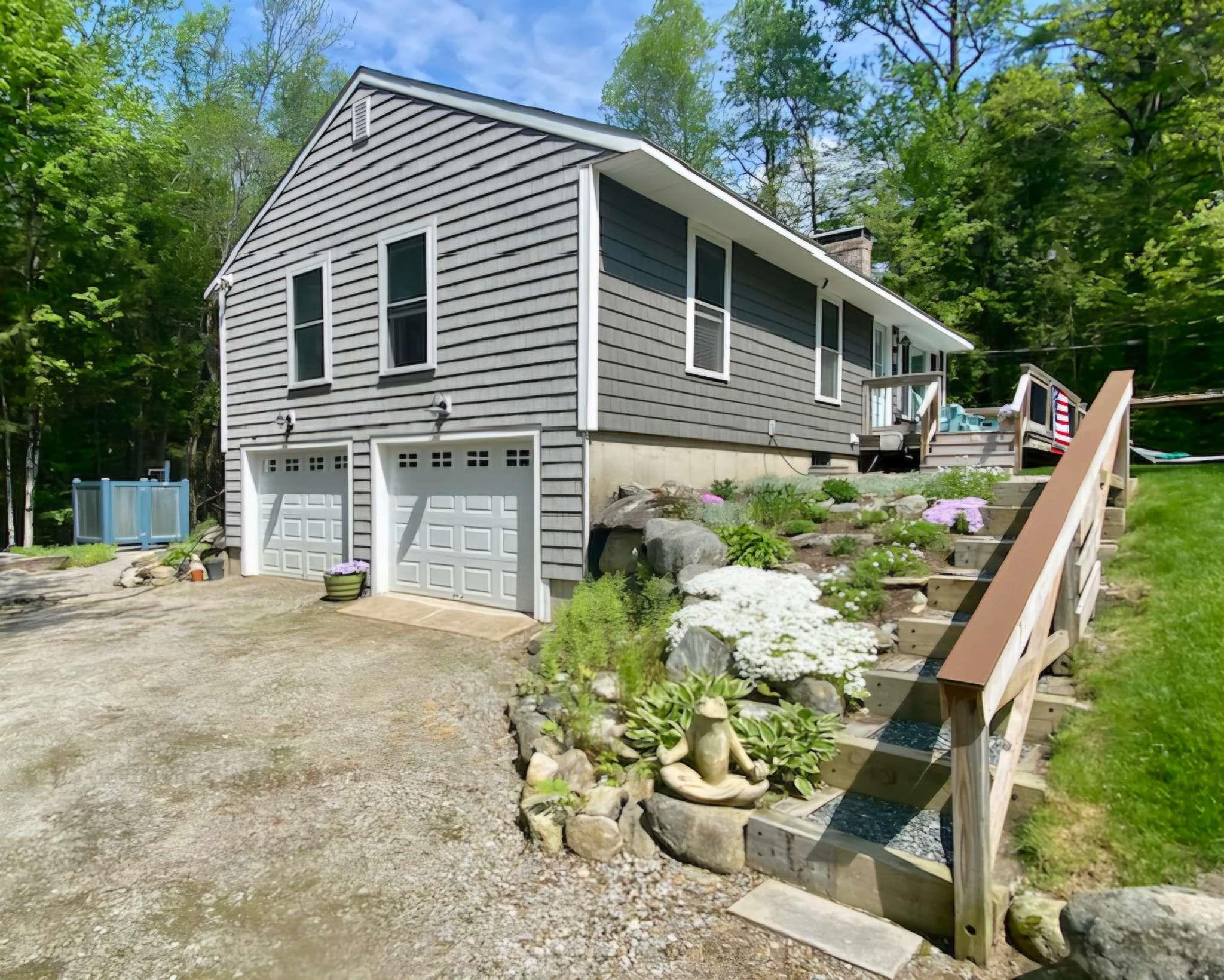 35 King Arthur Ln, Bristol, NH 03222-3637