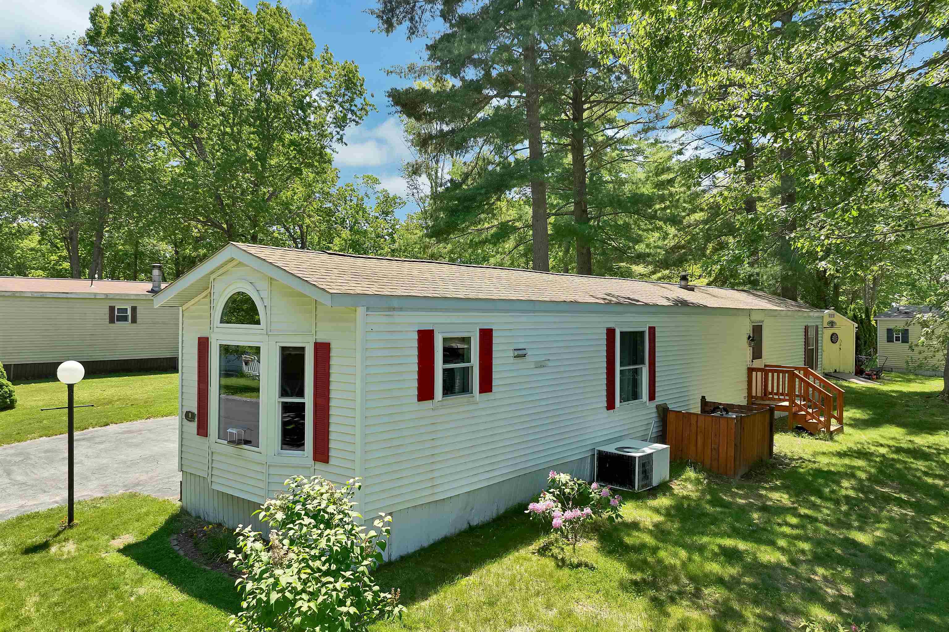 8 N Cranberry Ln, Rochester, NH 03867